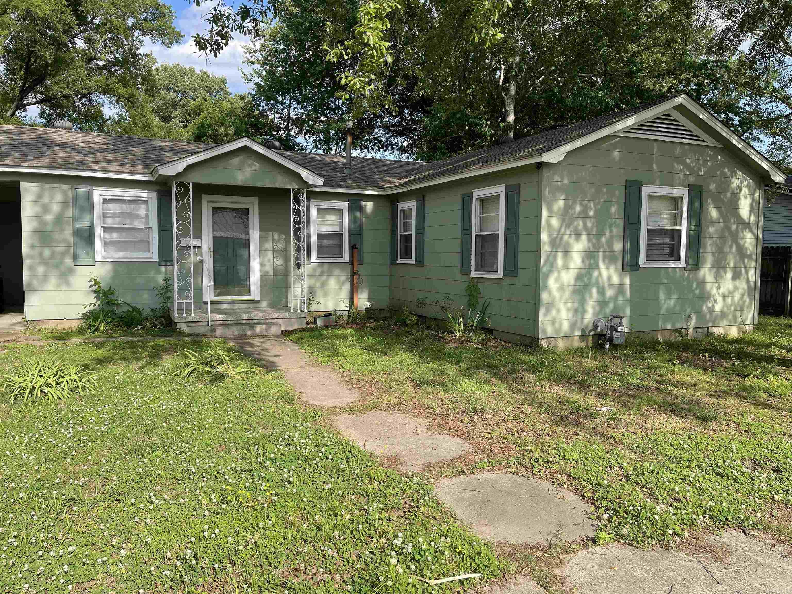 This is a cute house that is ready for a new owner