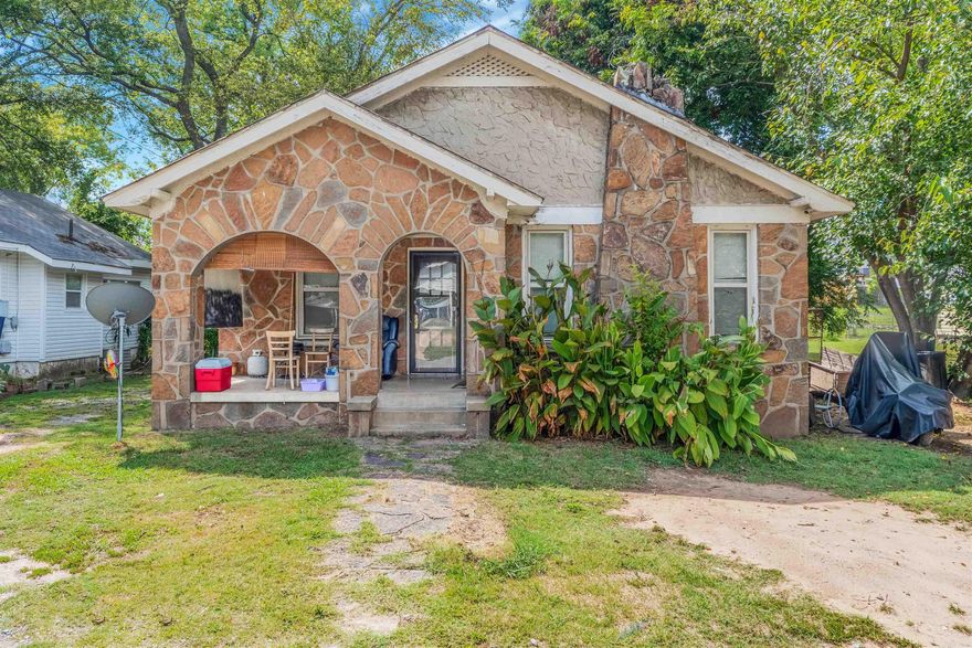Charming 2-bedroom, 1-bath bungalow in the historic North Argenta neighborhood of North Little Rock. Built in 1930 with 1,247 sq ft of living space, this single-level home features masonry exterior, central heat/air, and a mix of carpet and tile flooring. Extras include two open porches, a utility building, and off-street parking.  Conveniently located near North Little Rock High School and just minutes from downtown dining, shopping, and entertainment. Active lease in place—great turnkey investment opportunity!  Preapproval required prior to showings with a 12 hour notice.