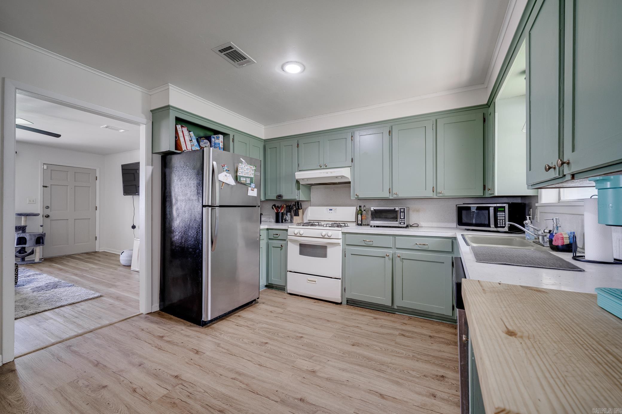 HUTTO ADDN - Residential