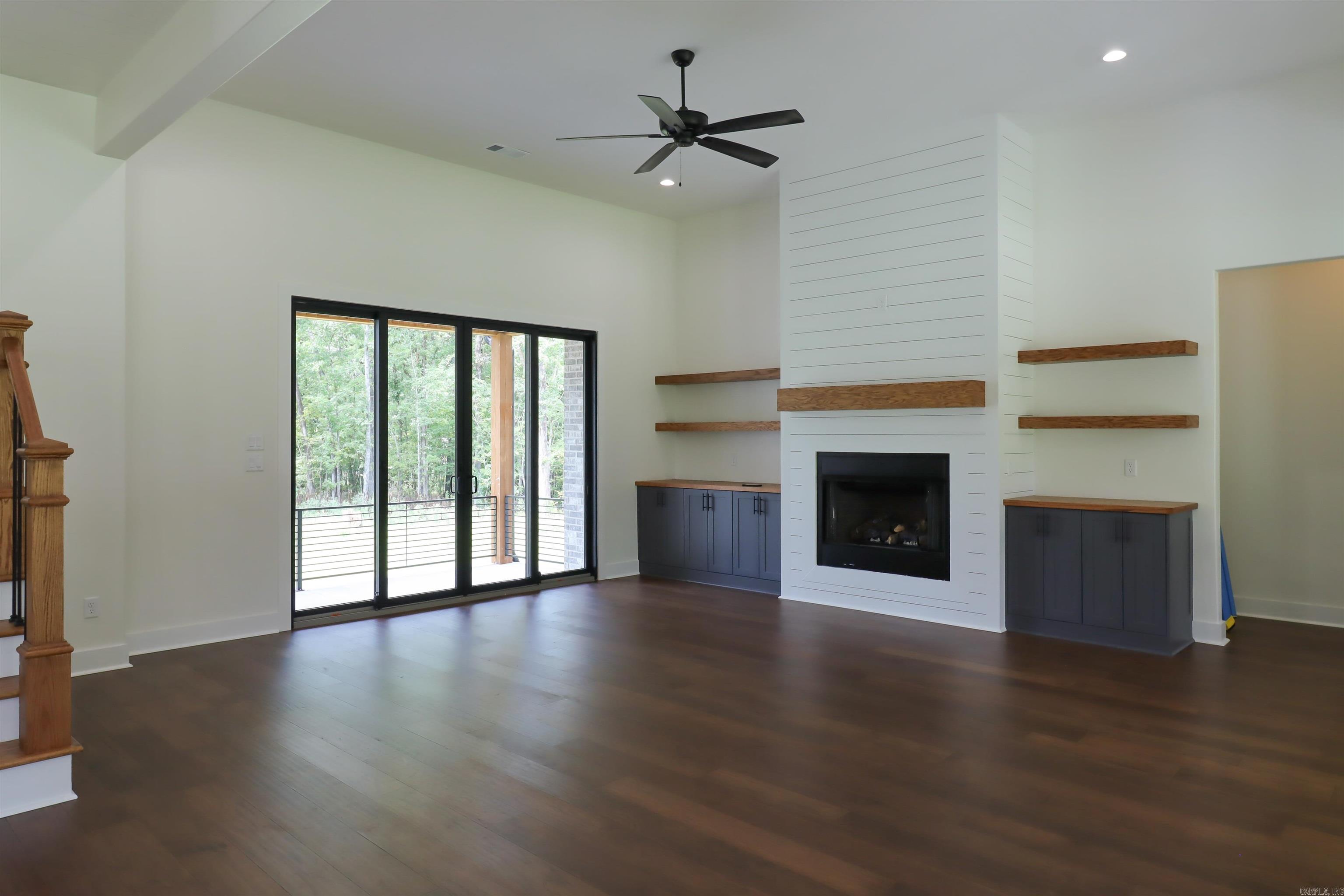 AVILLA MANOR - Residential