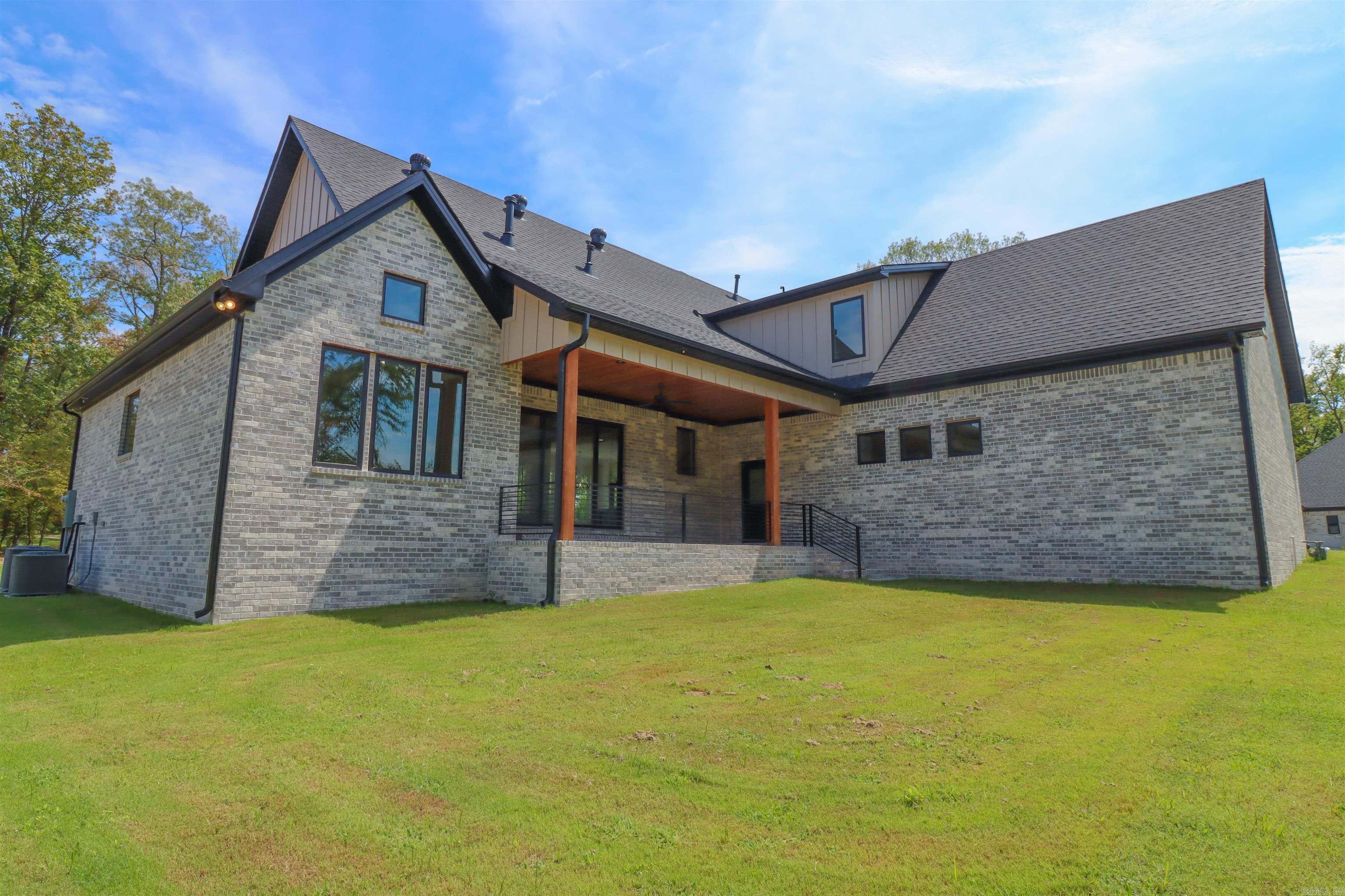 AVILLA MANOR - Residential