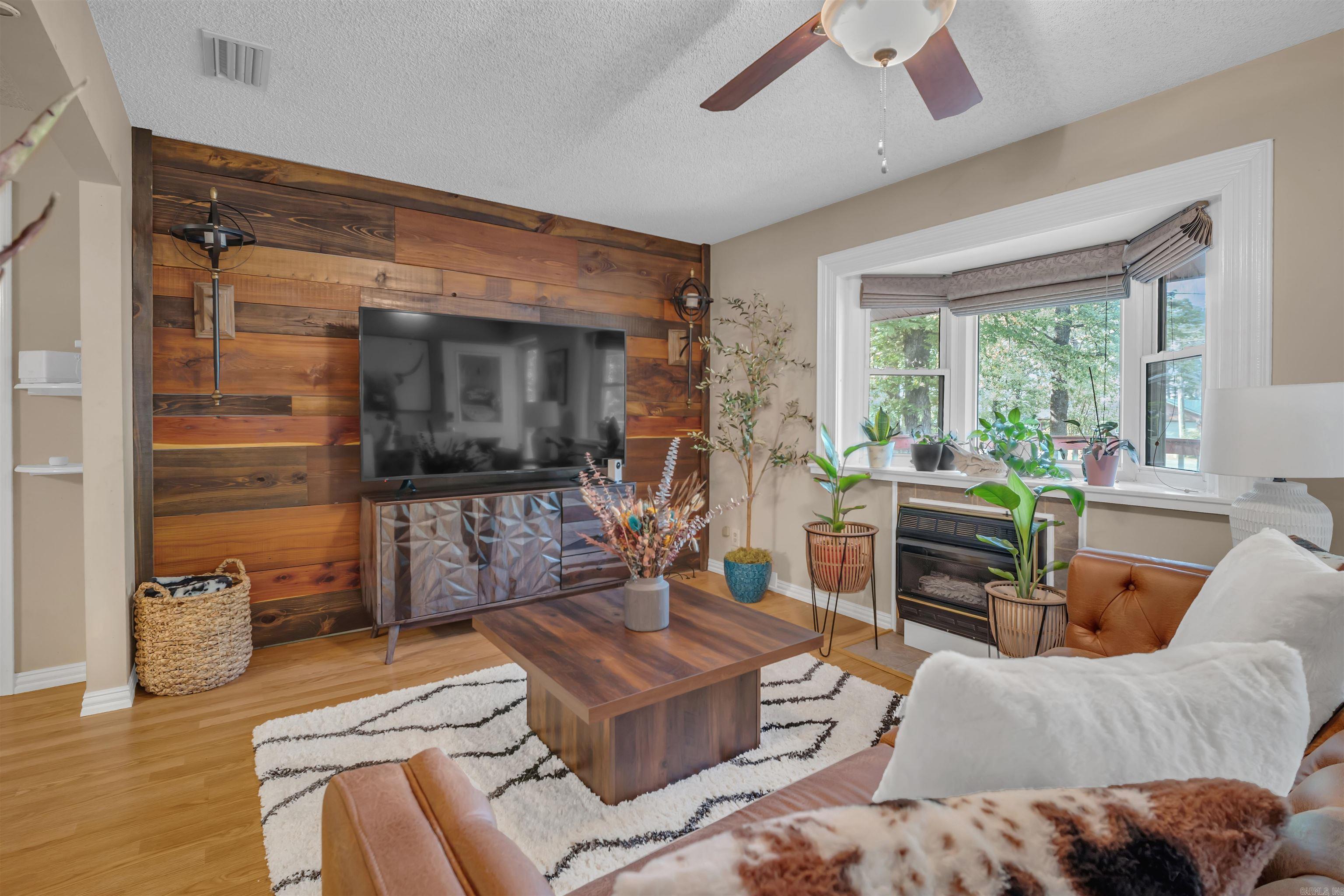 PINE VALLEY - Residential