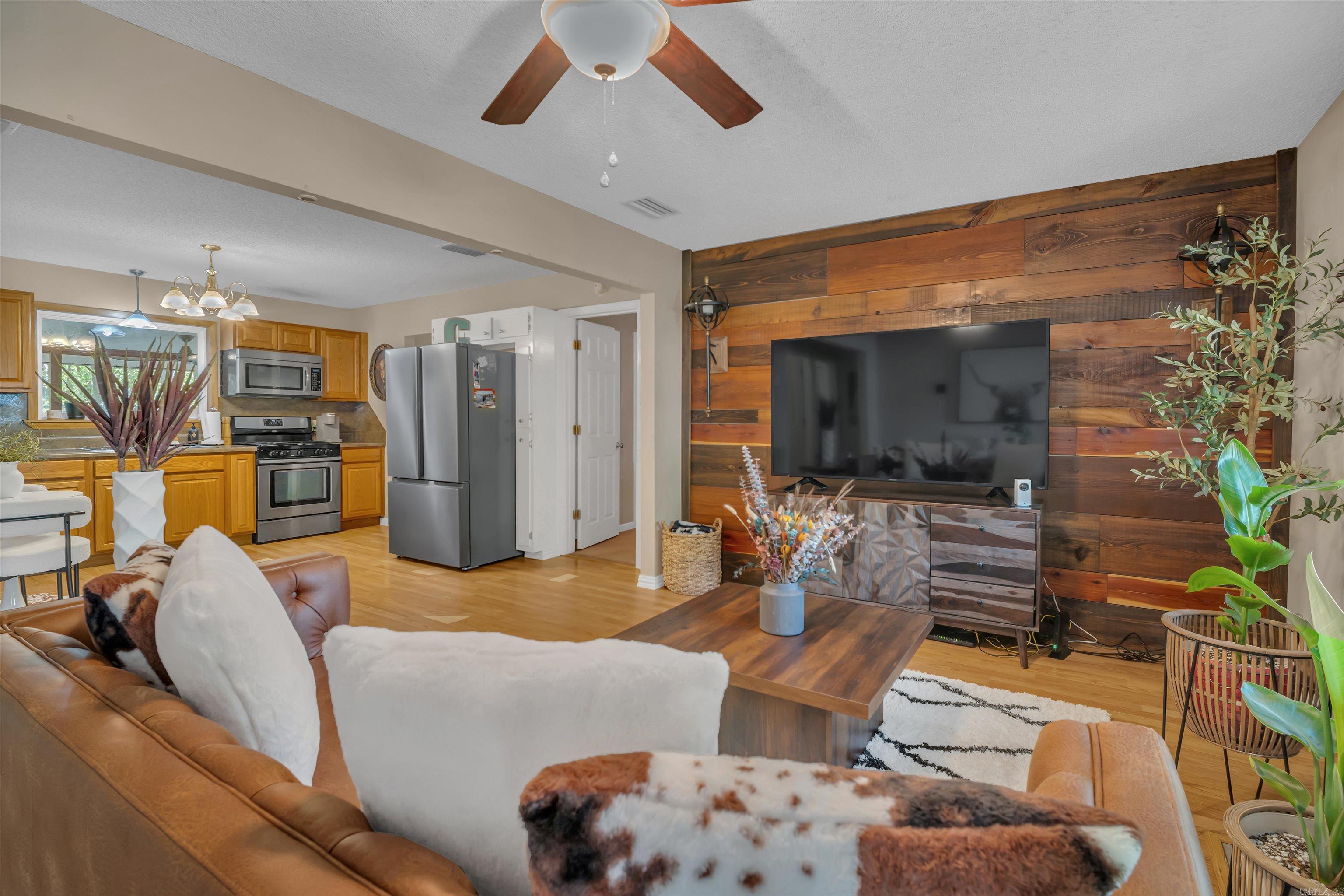 PINE VALLEY - Residential