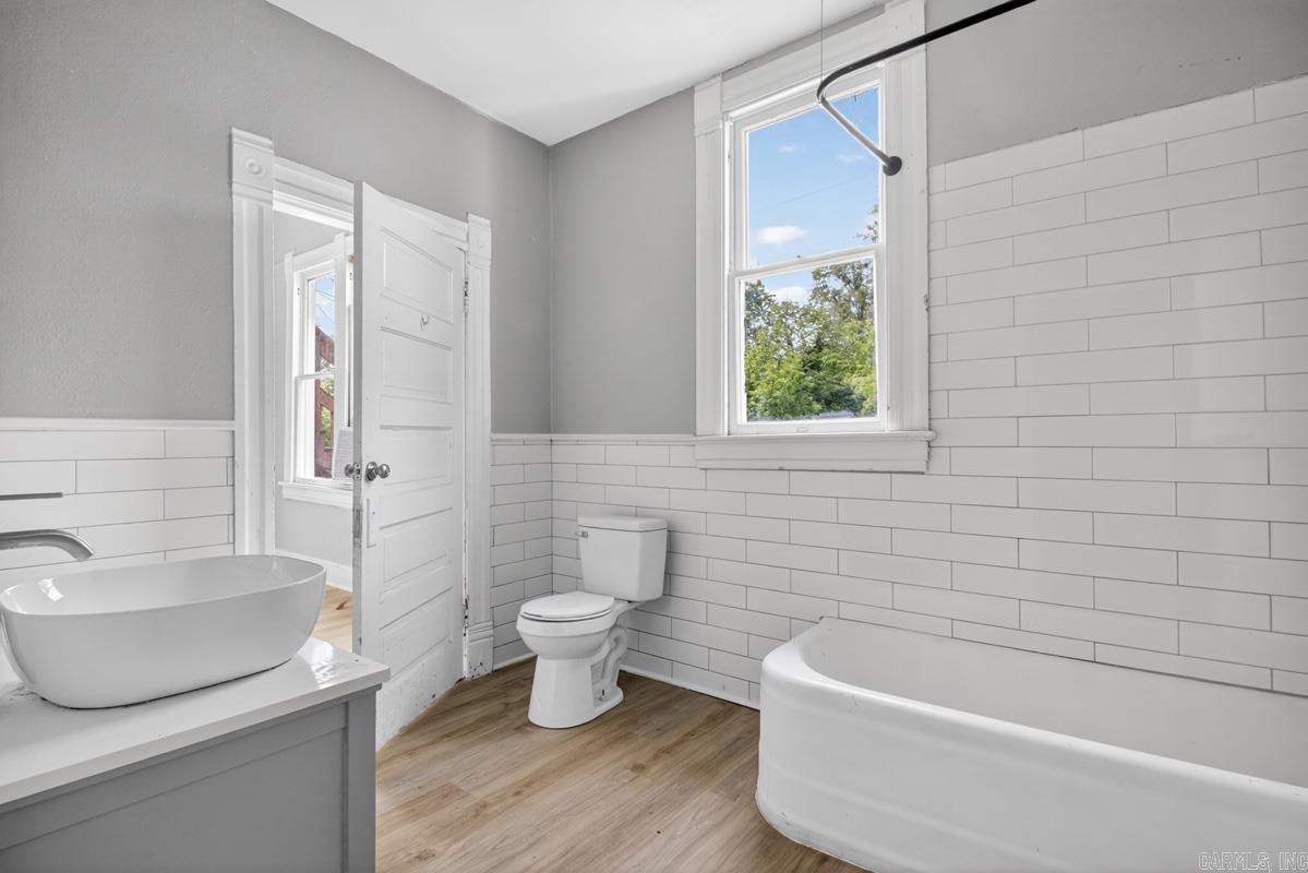 Weldon E Wrights - Residential Income