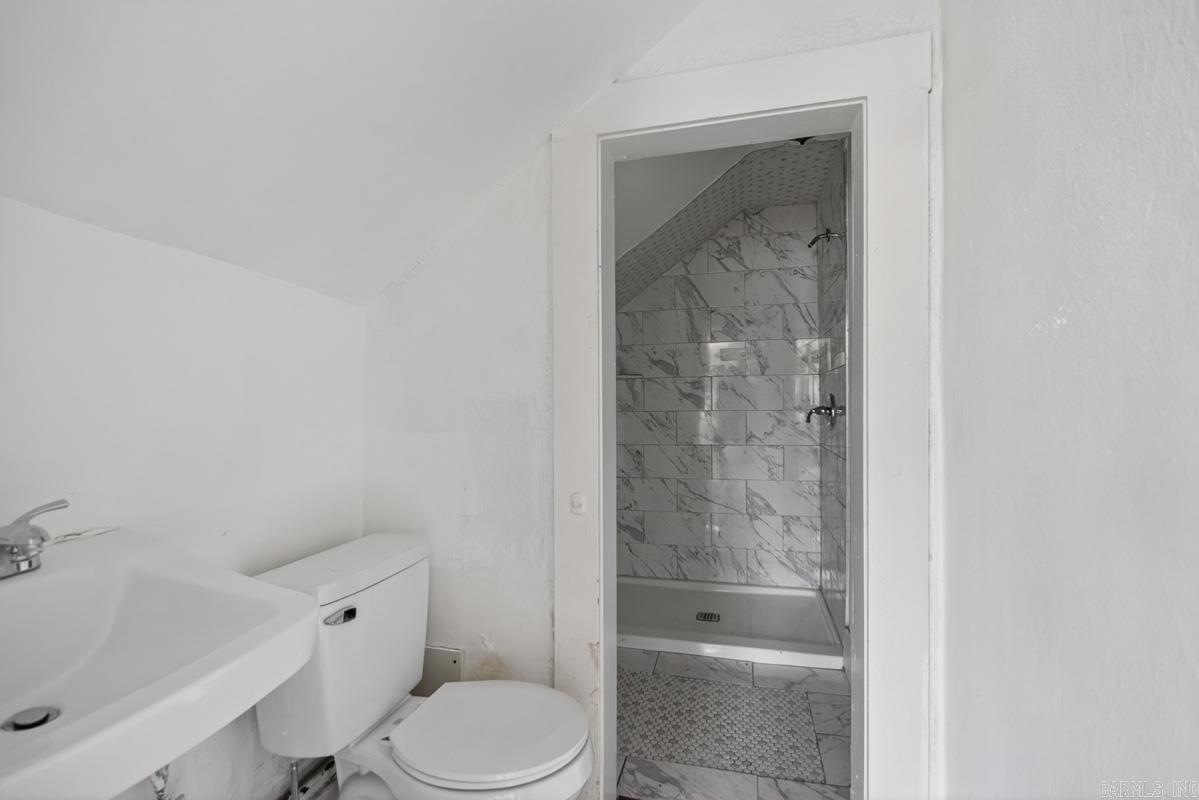 Weldon E Wrights - Residential Income