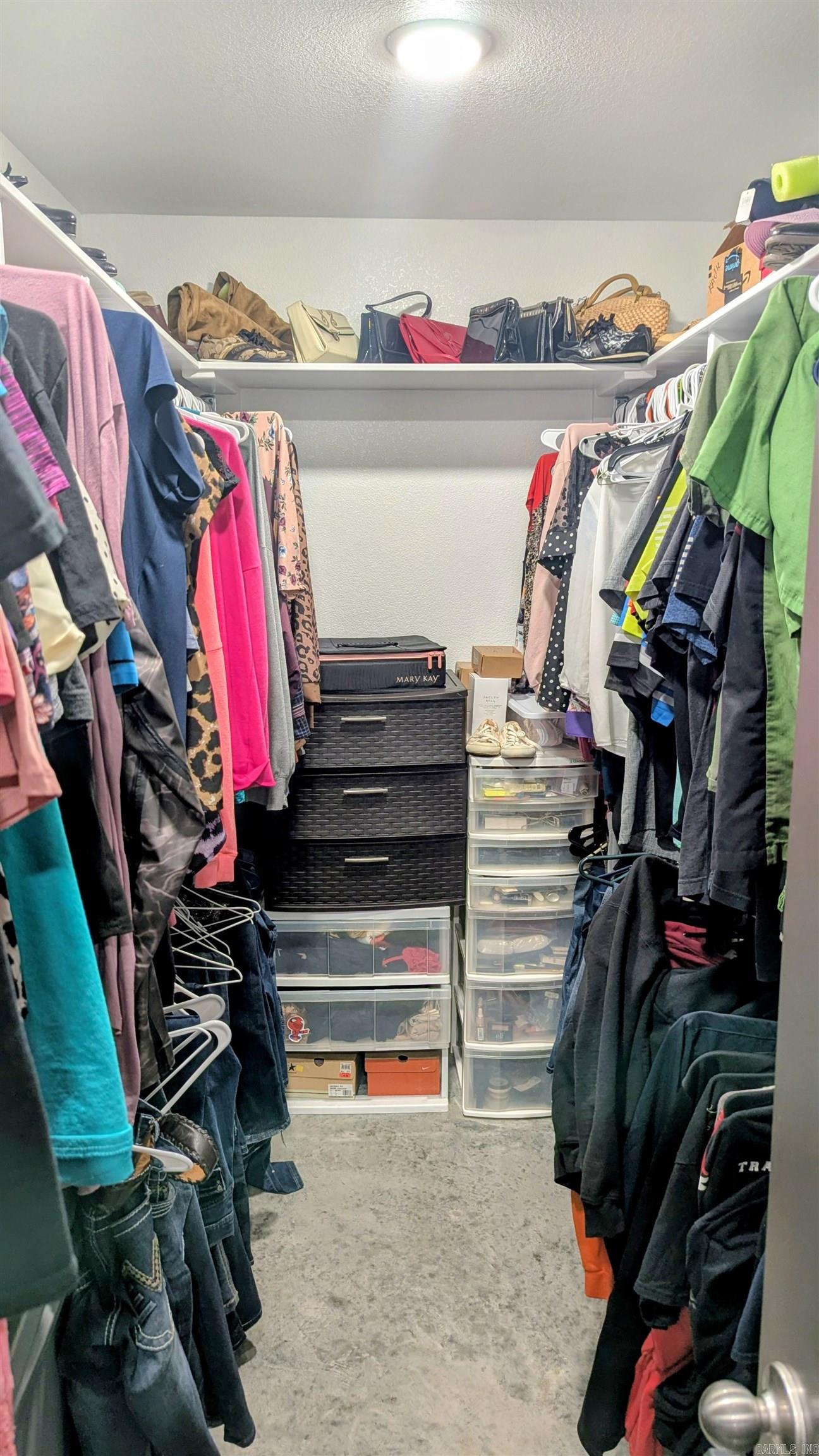 HX0205 - LILLIES CROSSING - Residential