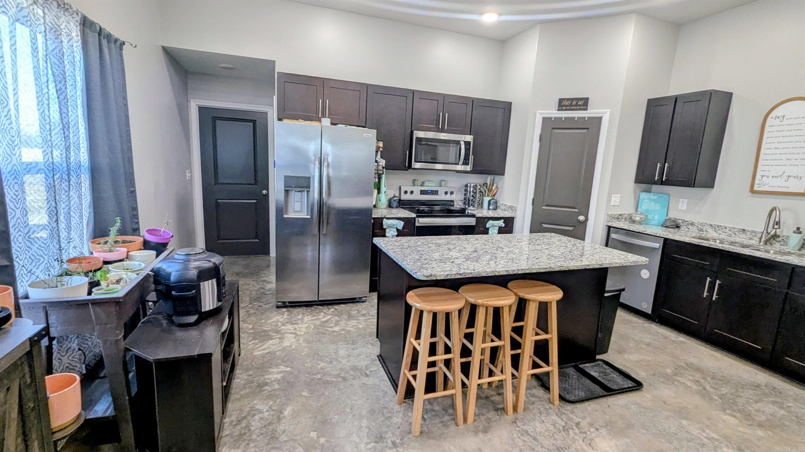 HX0205 - LILLIES CROSSING - Residential