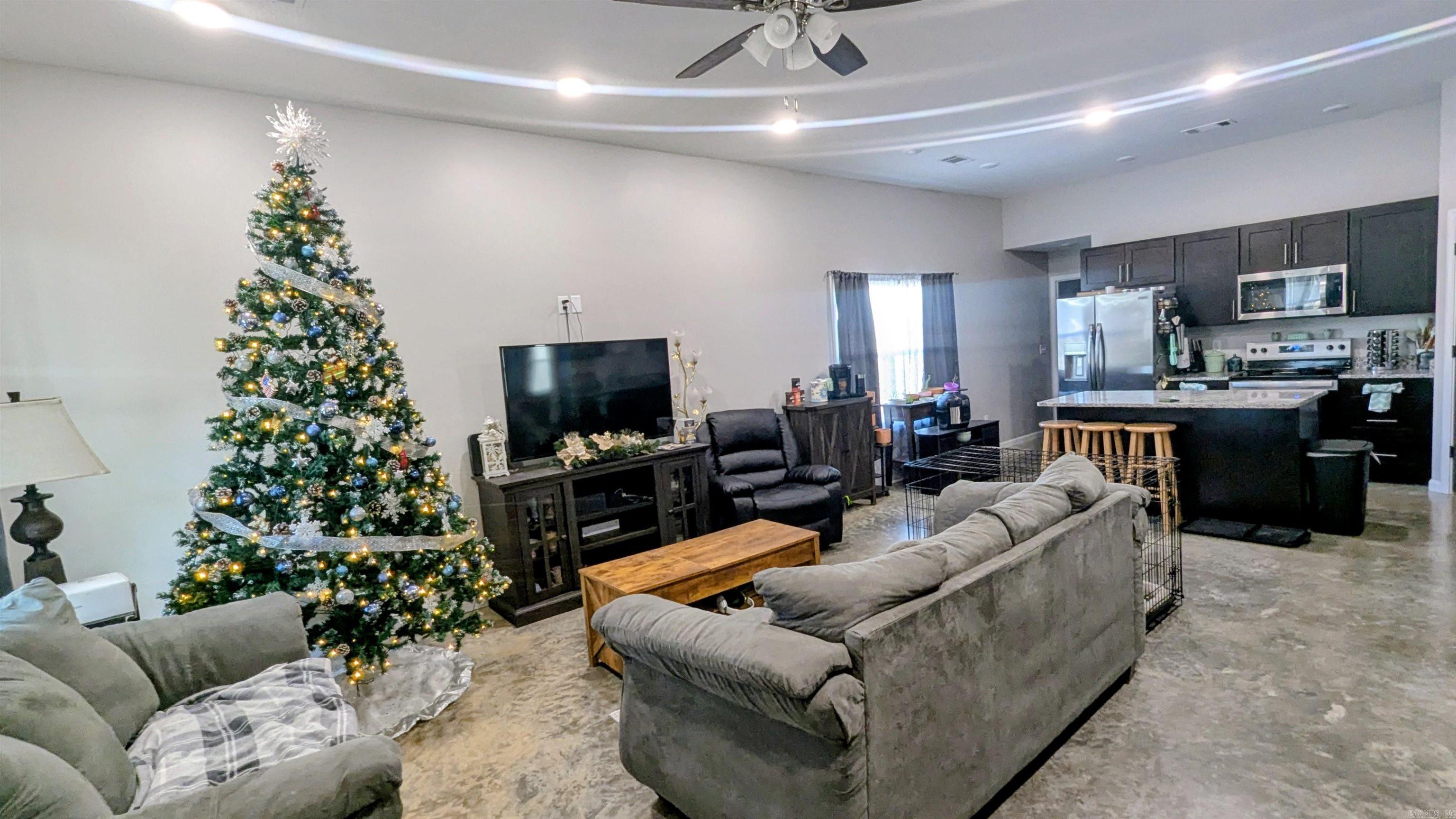 HX0205 - LILLIES CROSSING - Residential