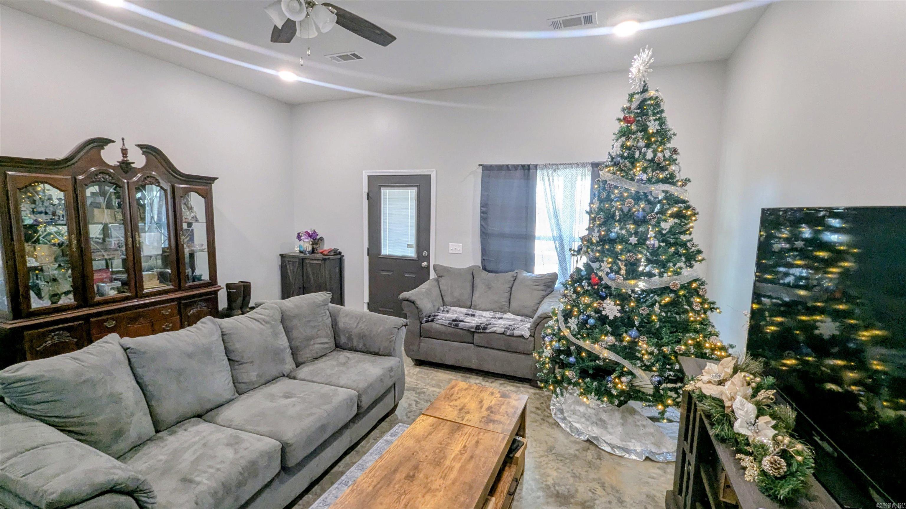 HX0205 - LILLIES CROSSING - Residential