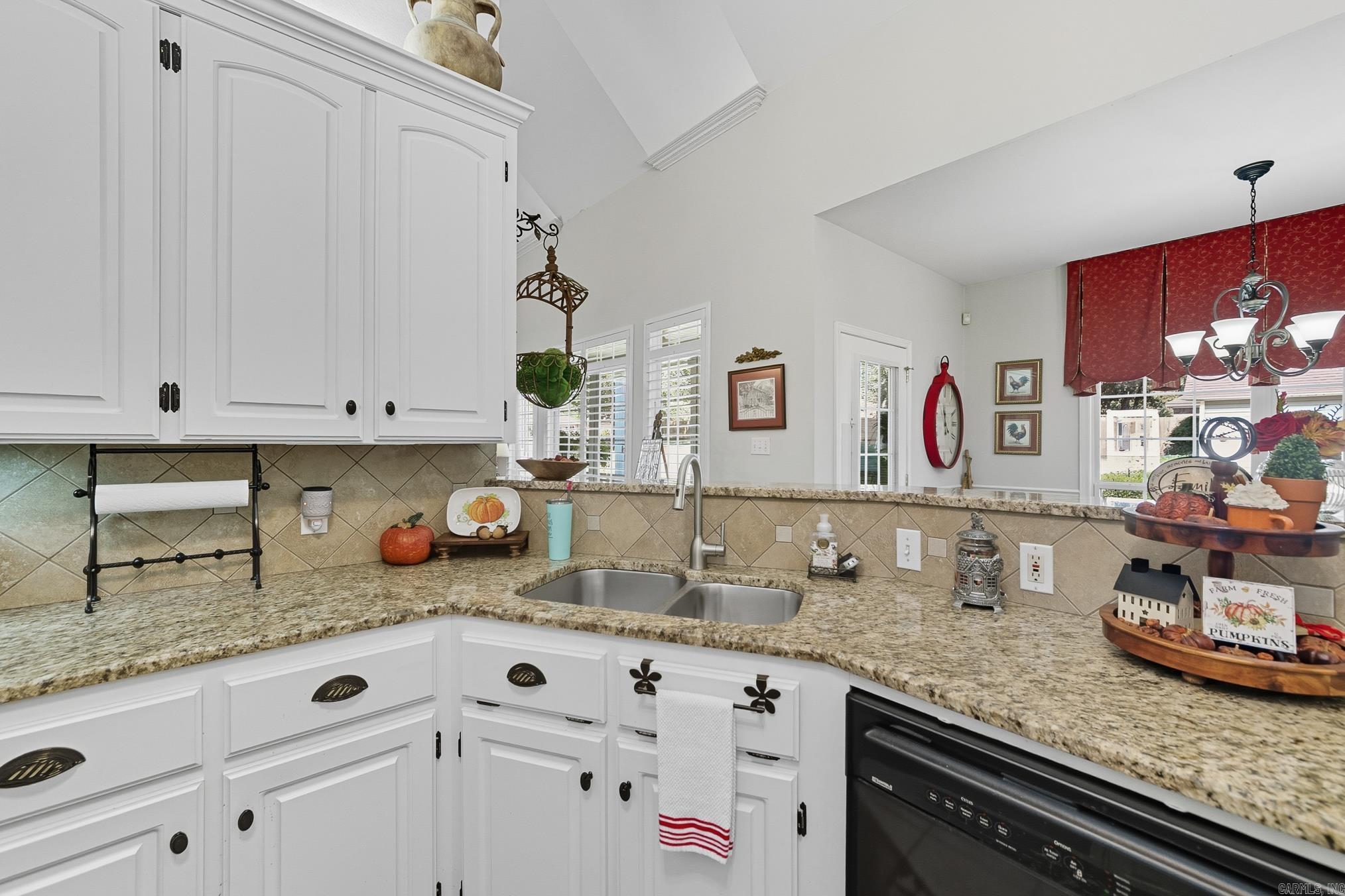 AUSTIN VILLAGE - Residential