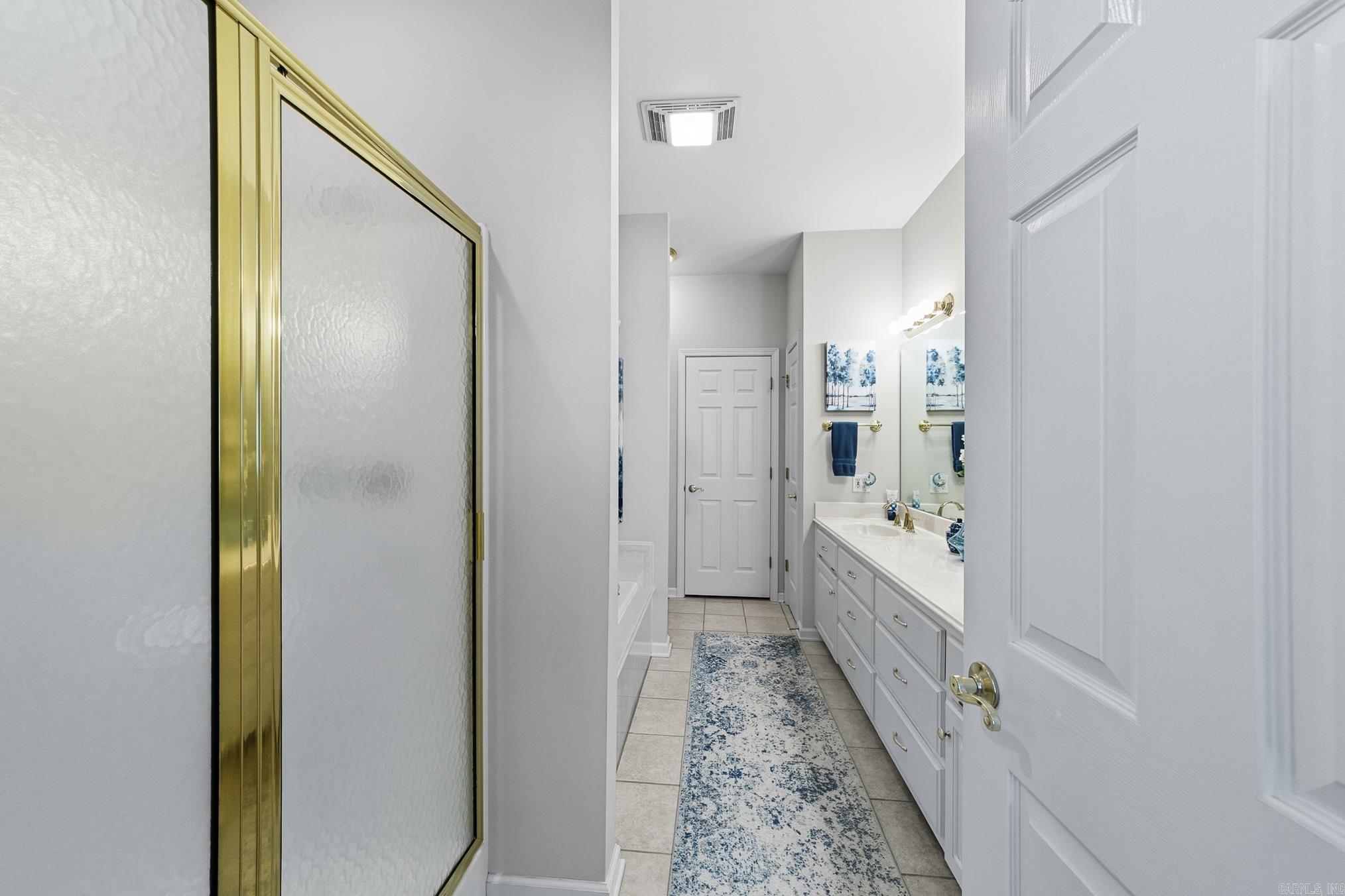 AUSTIN VILLAGE - Residential