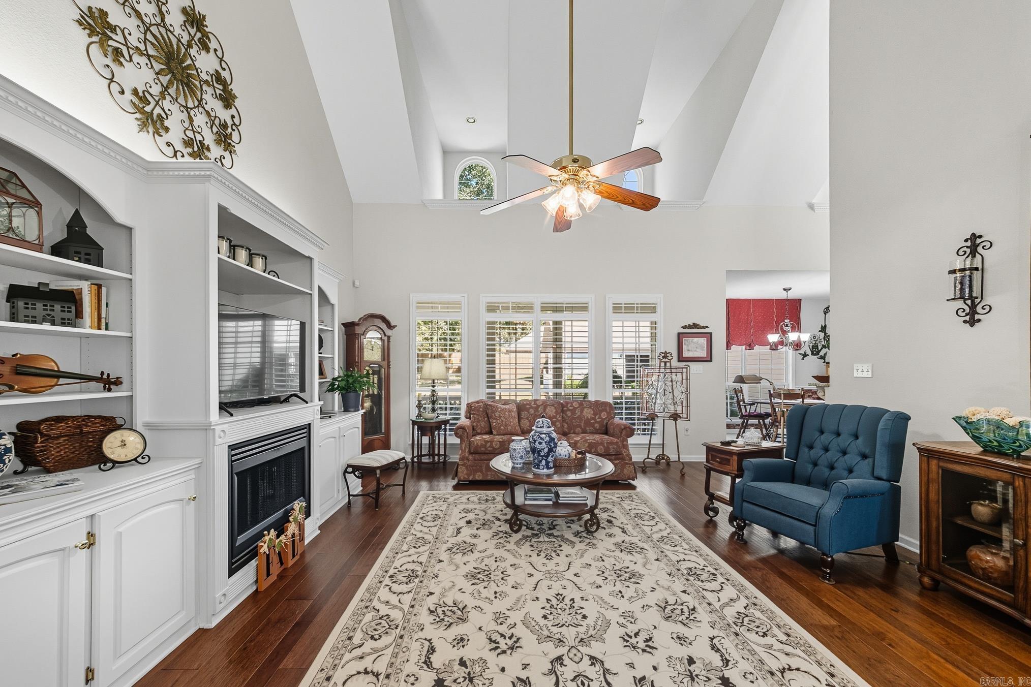 AUSTIN VILLAGE - Residential