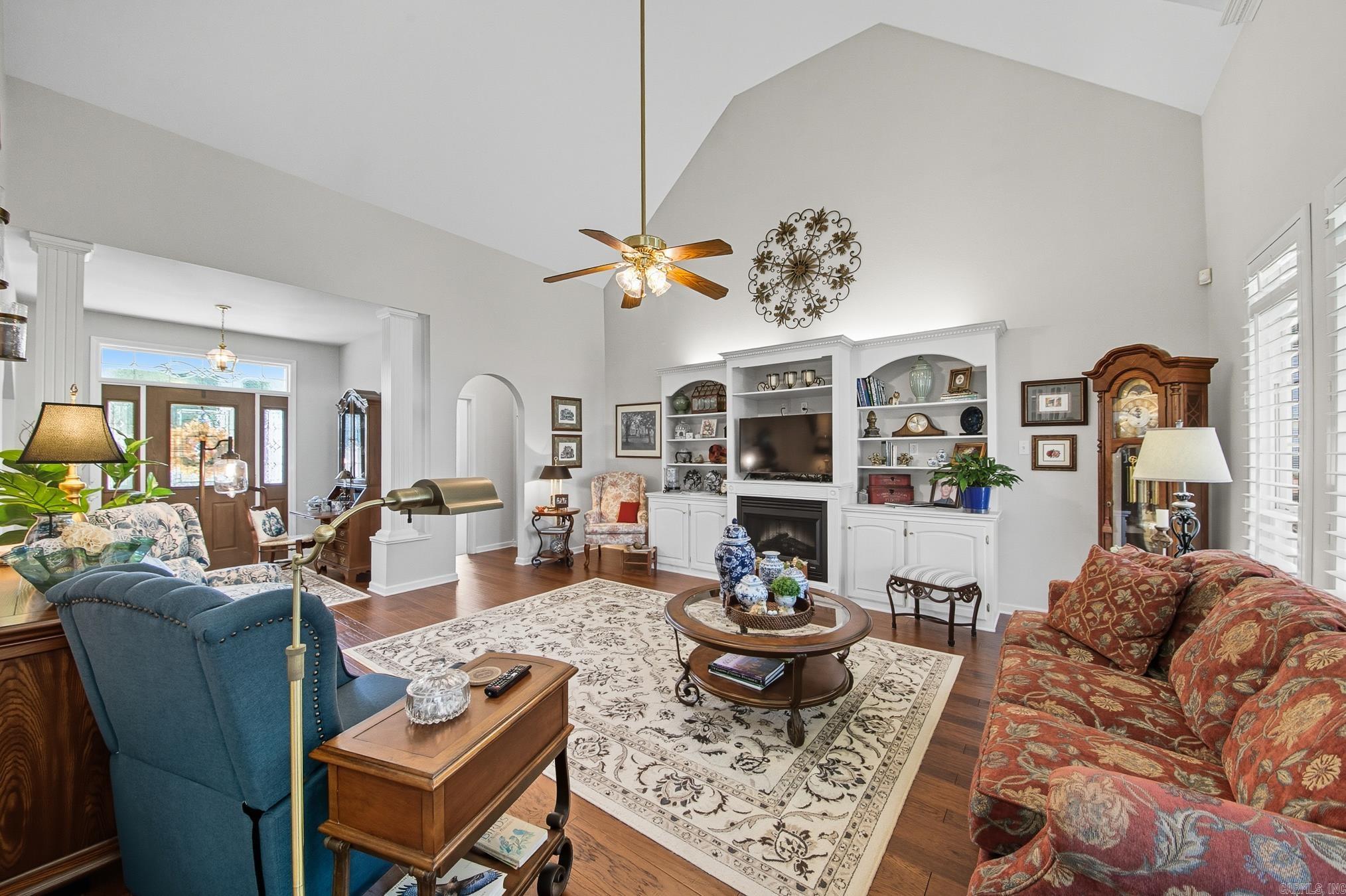 AUSTIN VILLAGE - Residential