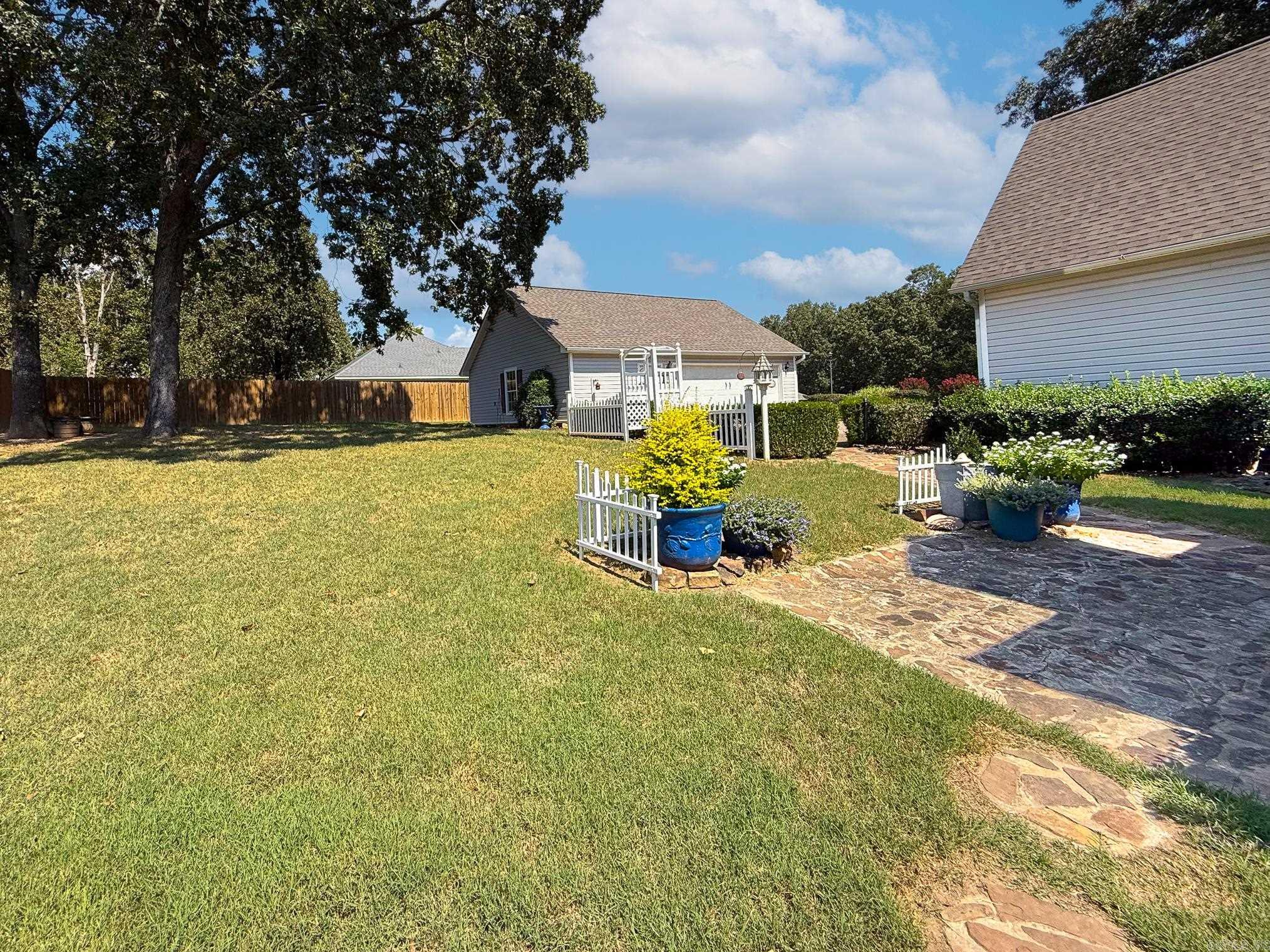 AUSTIN VILLAGE - Residential