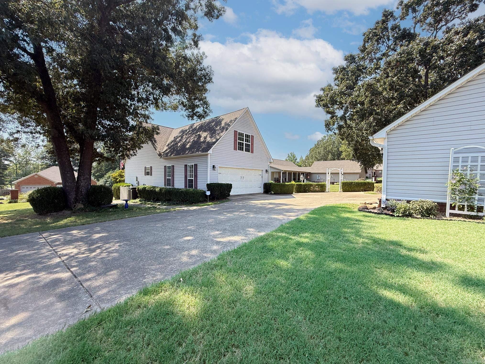 AUSTIN VILLAGE - Residential