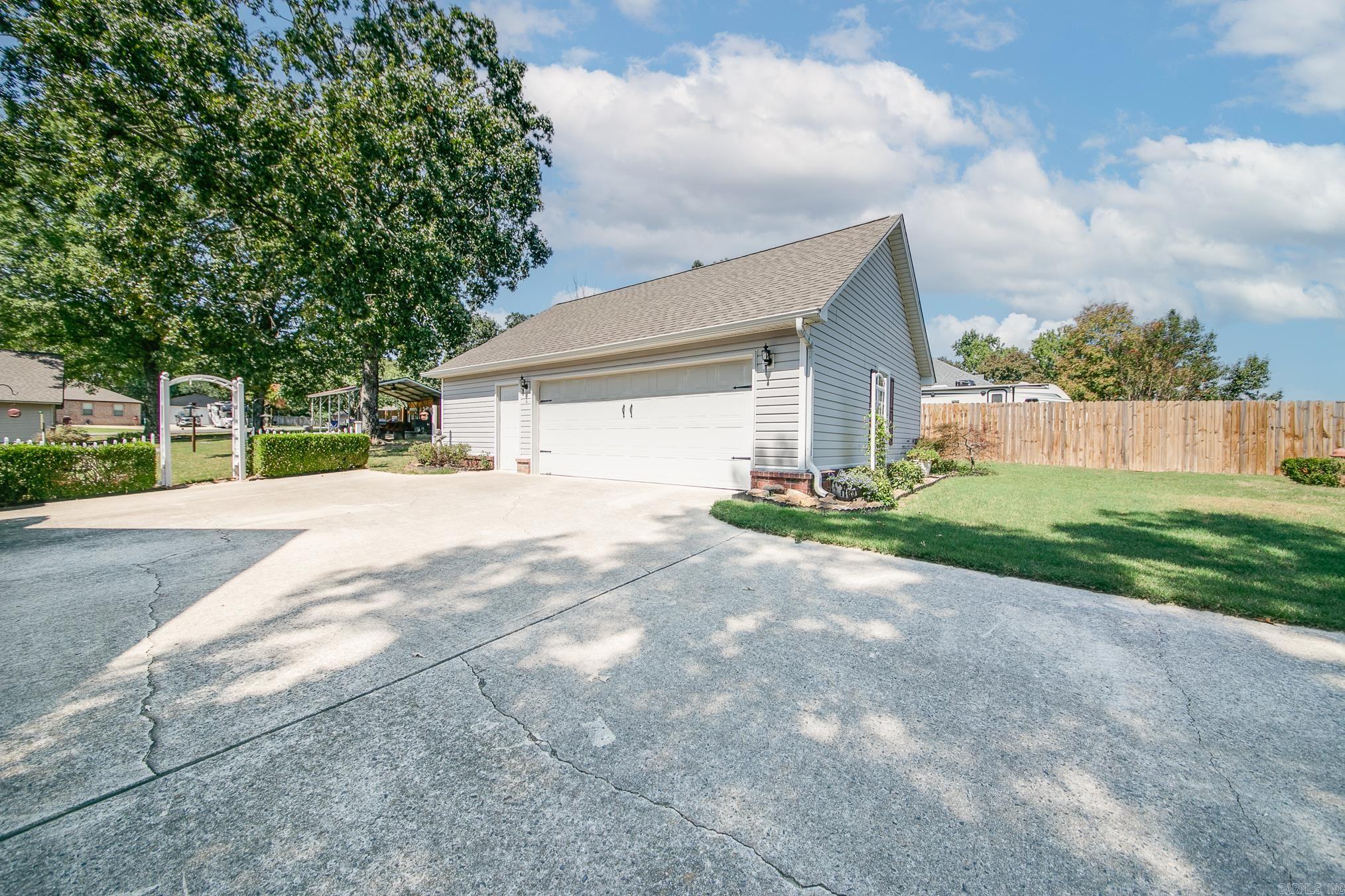 AUSTIN VILLAGE - Residential