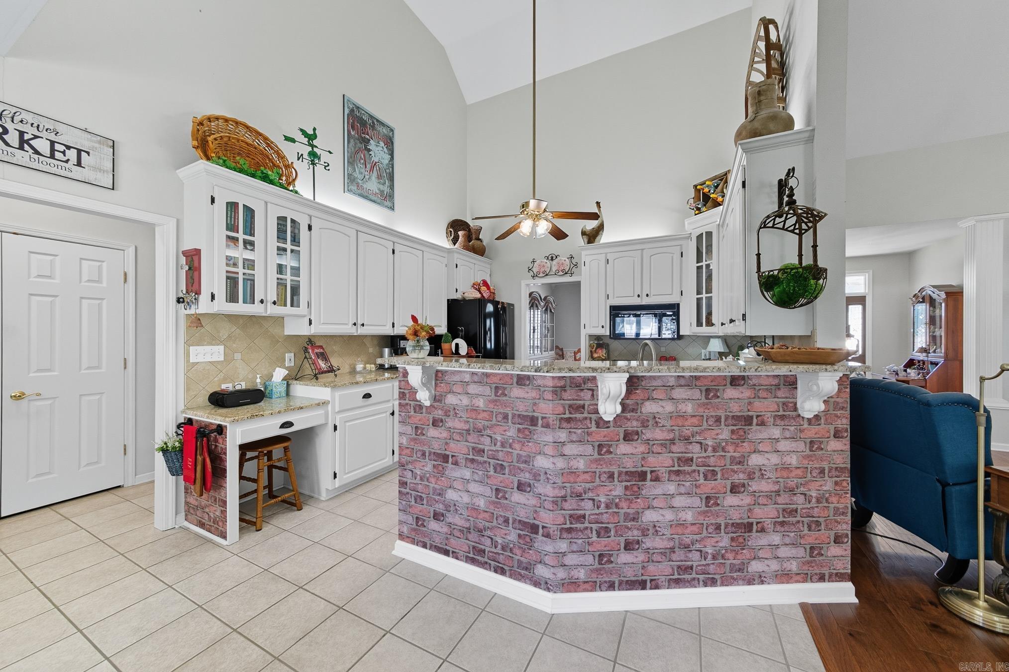 AUSTIN VILLAGE - Residential