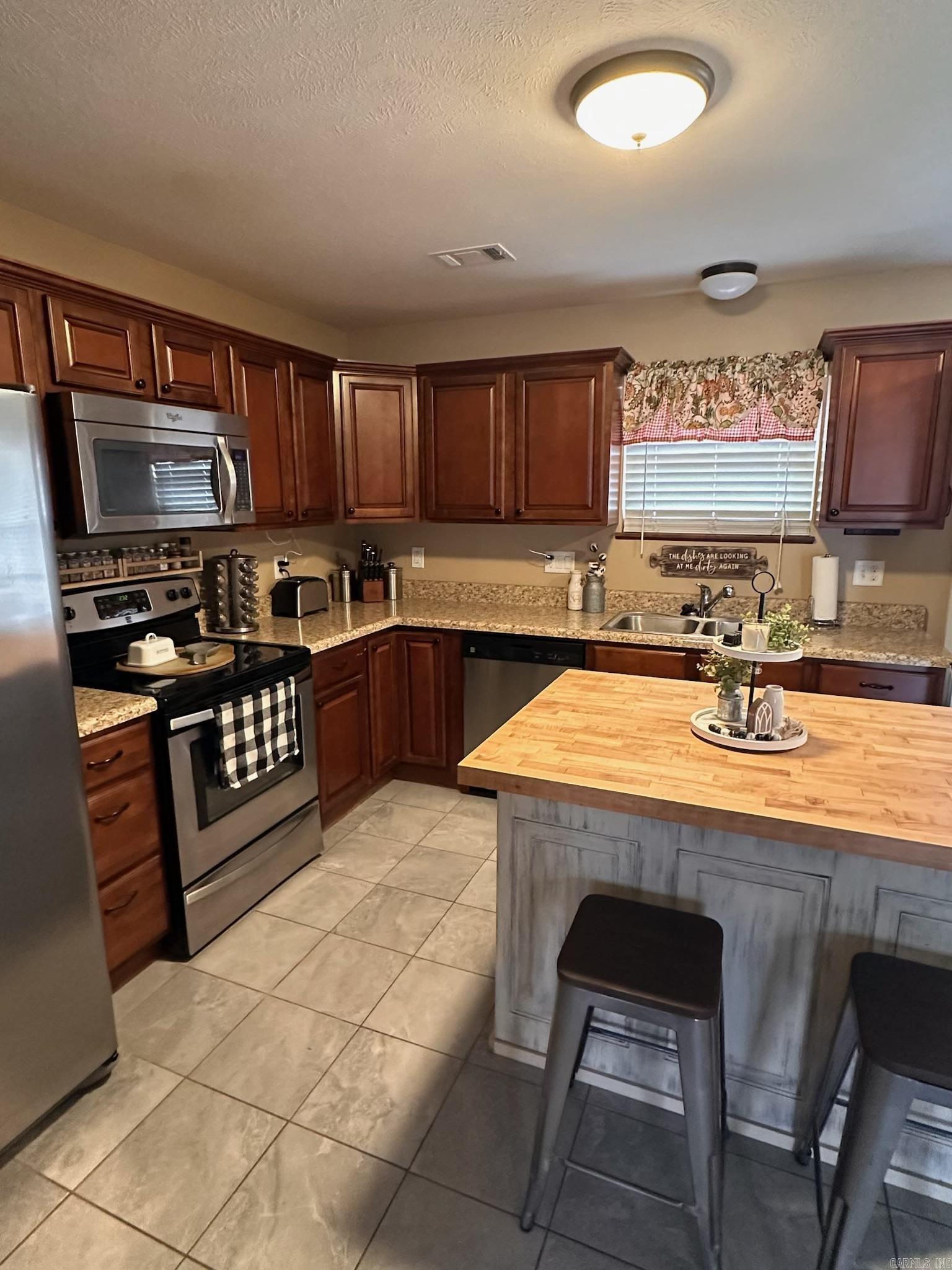 BAKER'S FIELD - Residential