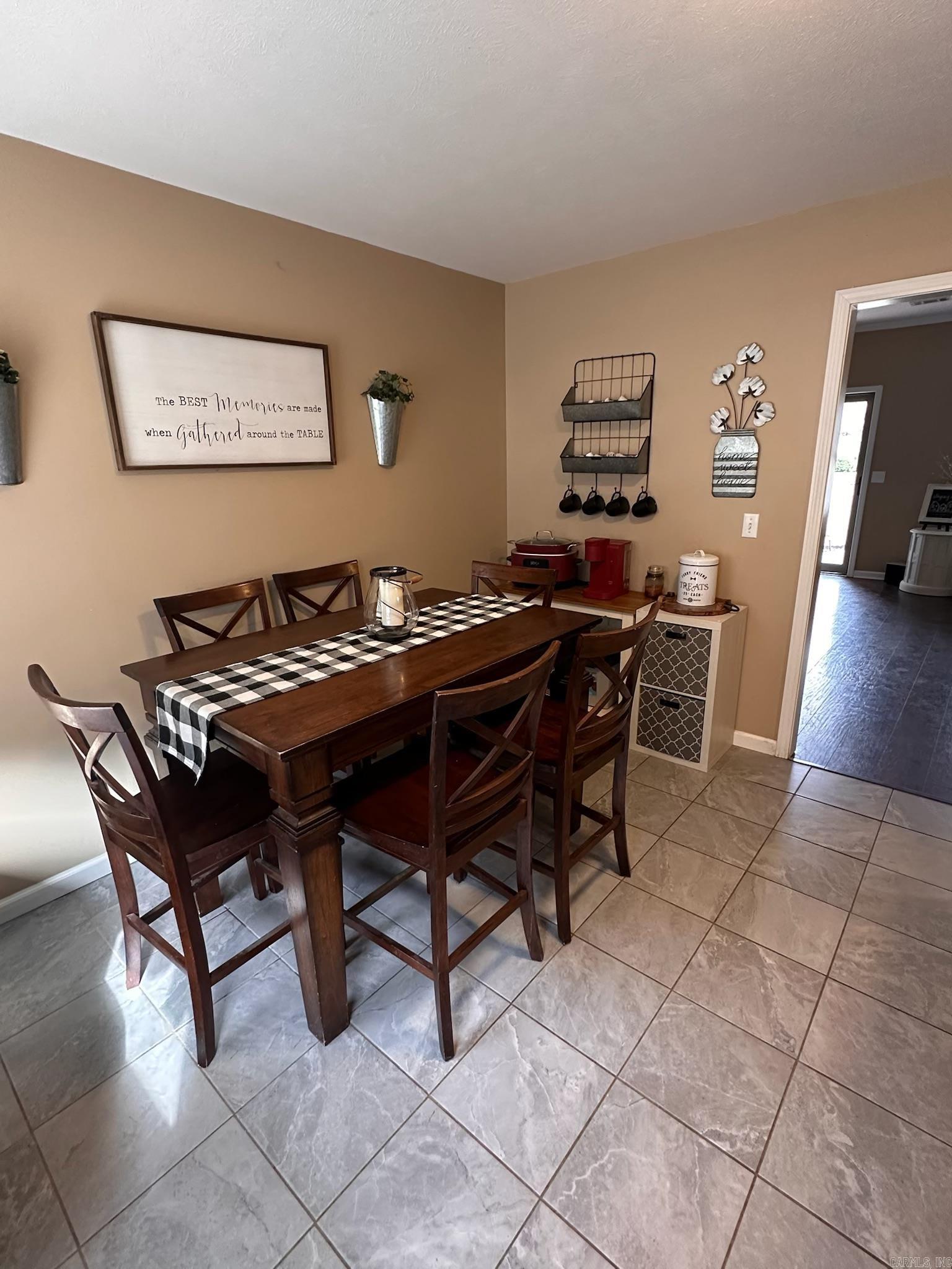 BAKER'S FIELD - Residential