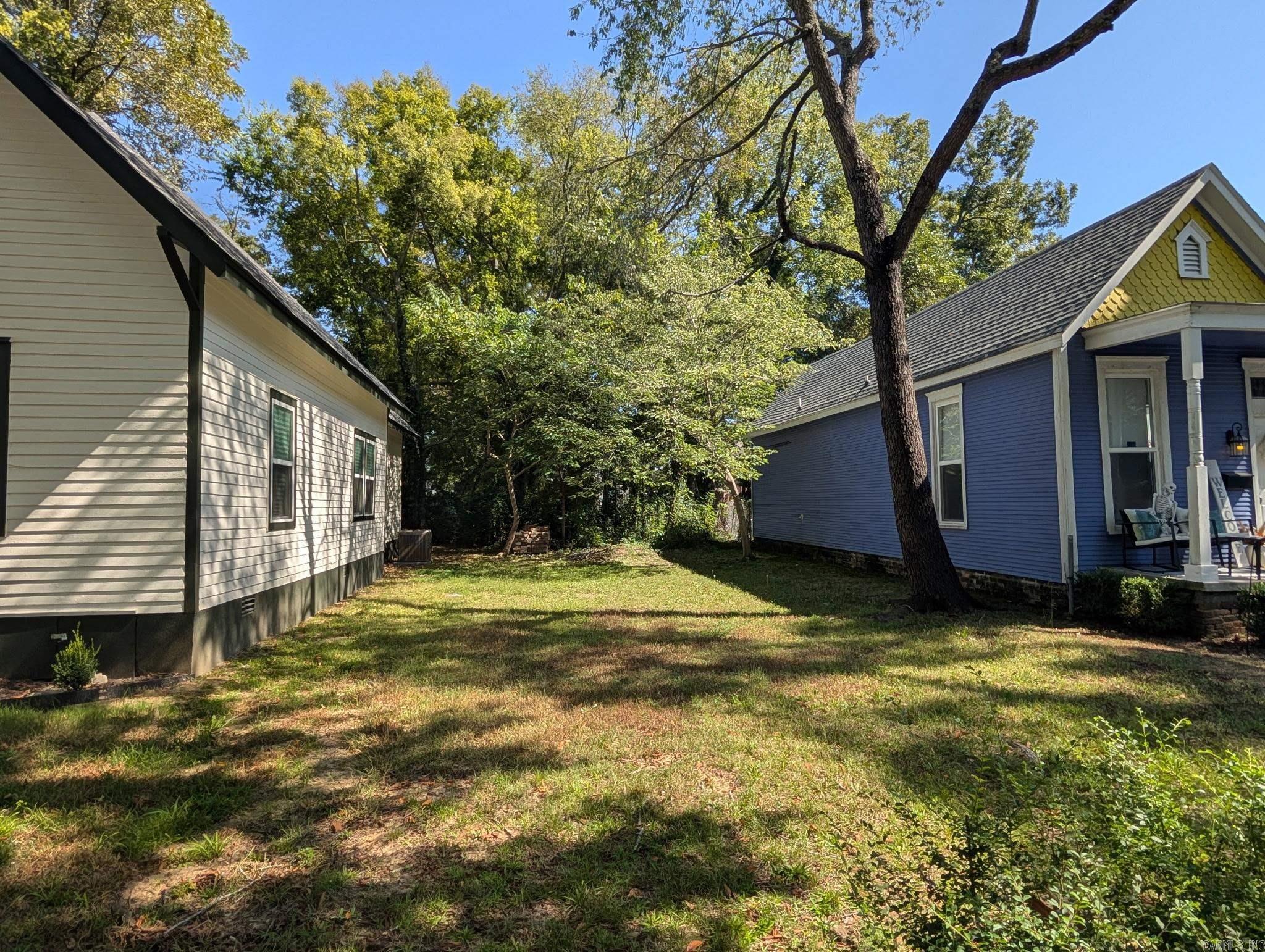 Don't miss this opportunity to own this residential lot that makes the perfect canvas to design and build your custom dream home. This lot is located minutes away from downtown and the SOMA district.