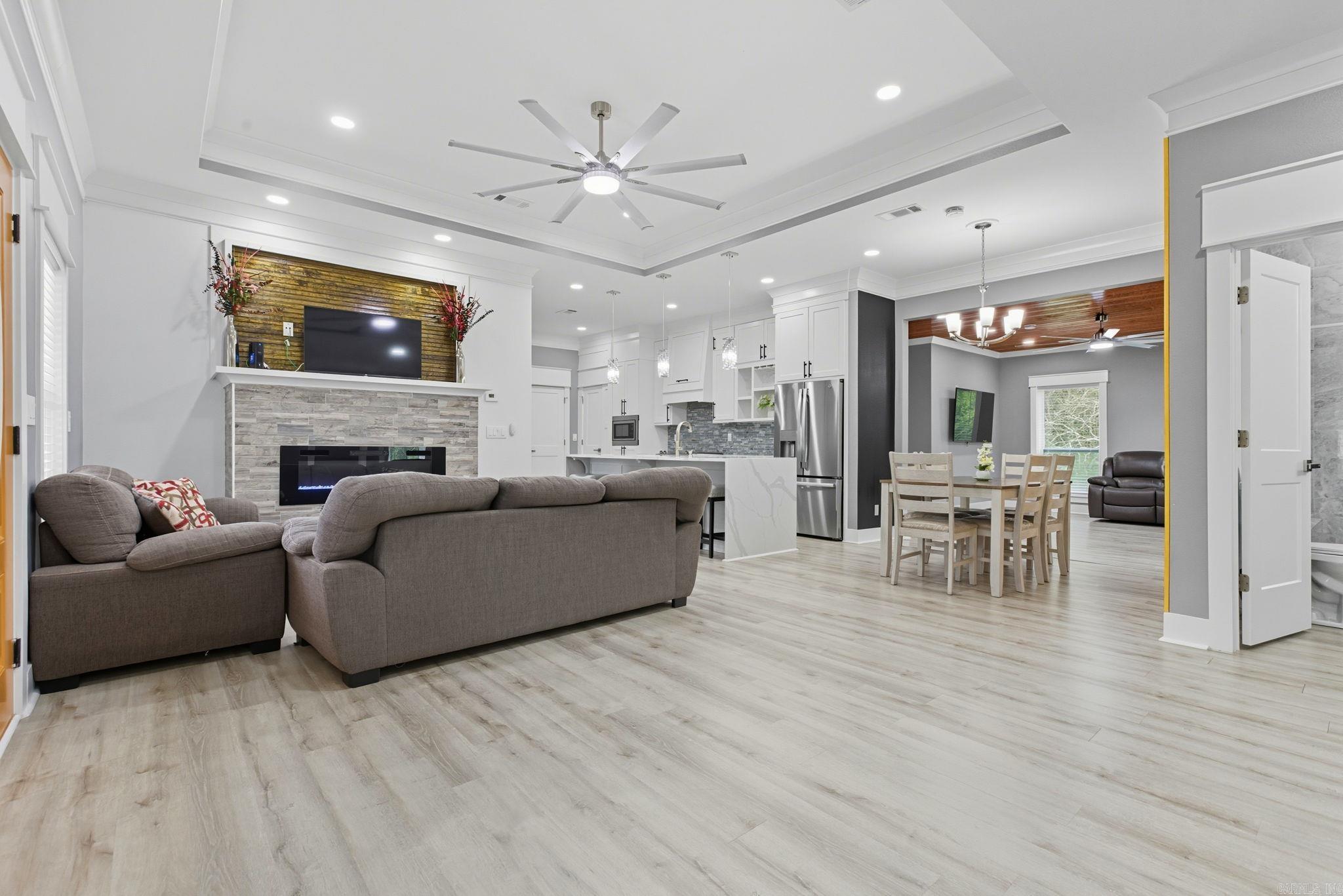 LANDSDALE GARDENS - Residential