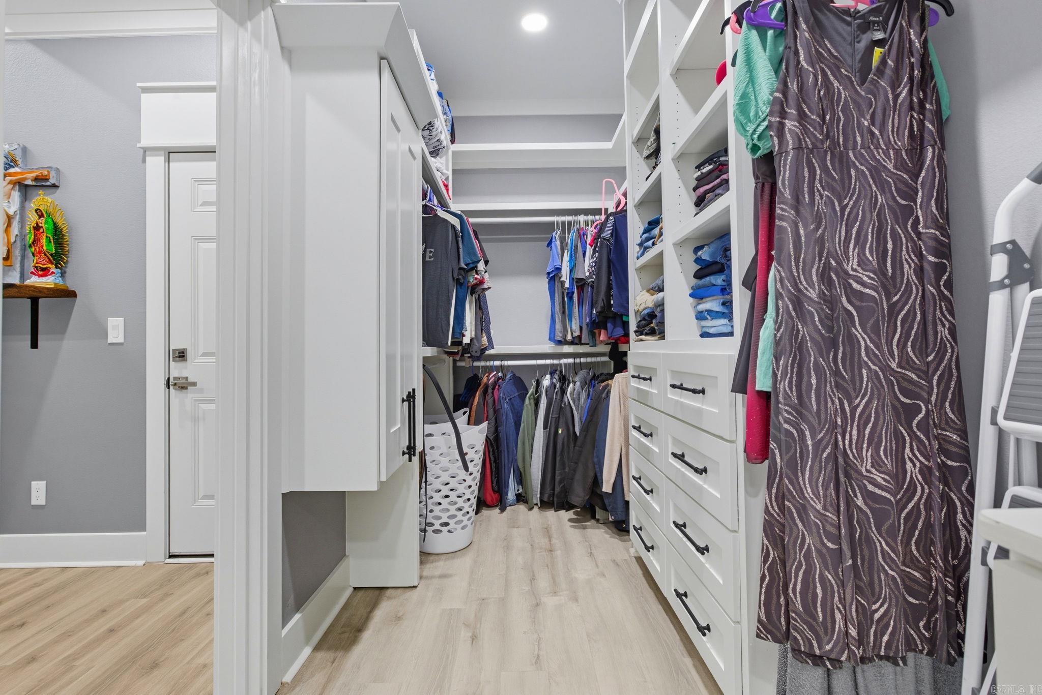 LANDSDALE GARDENS - Residential