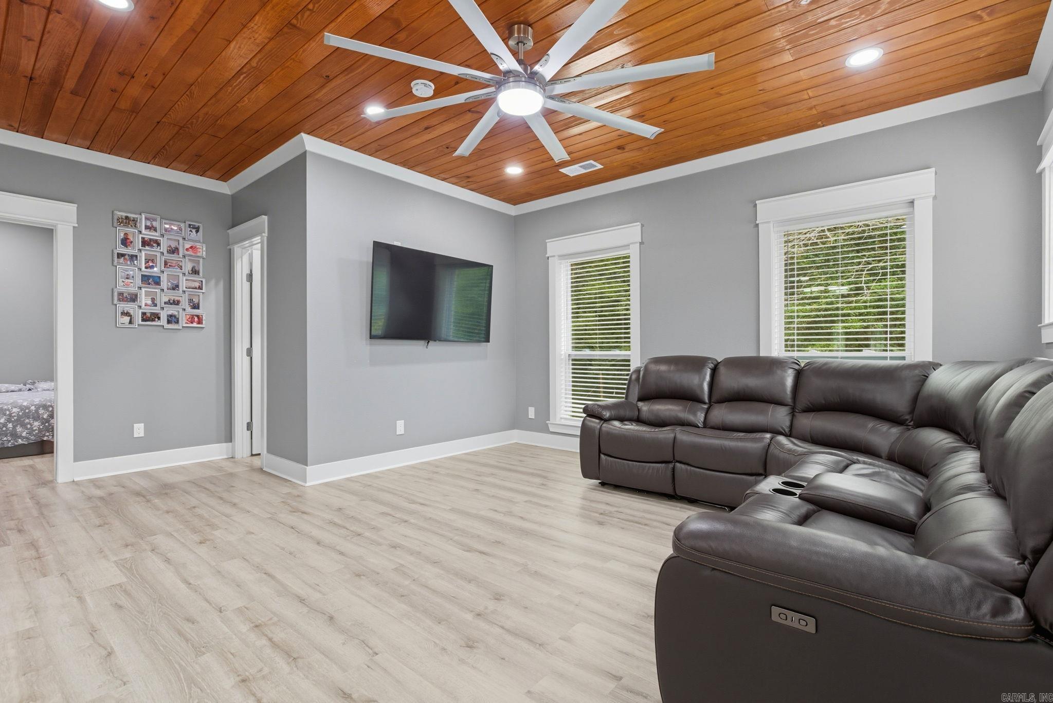 LANDSDALE GARDENS - Residential