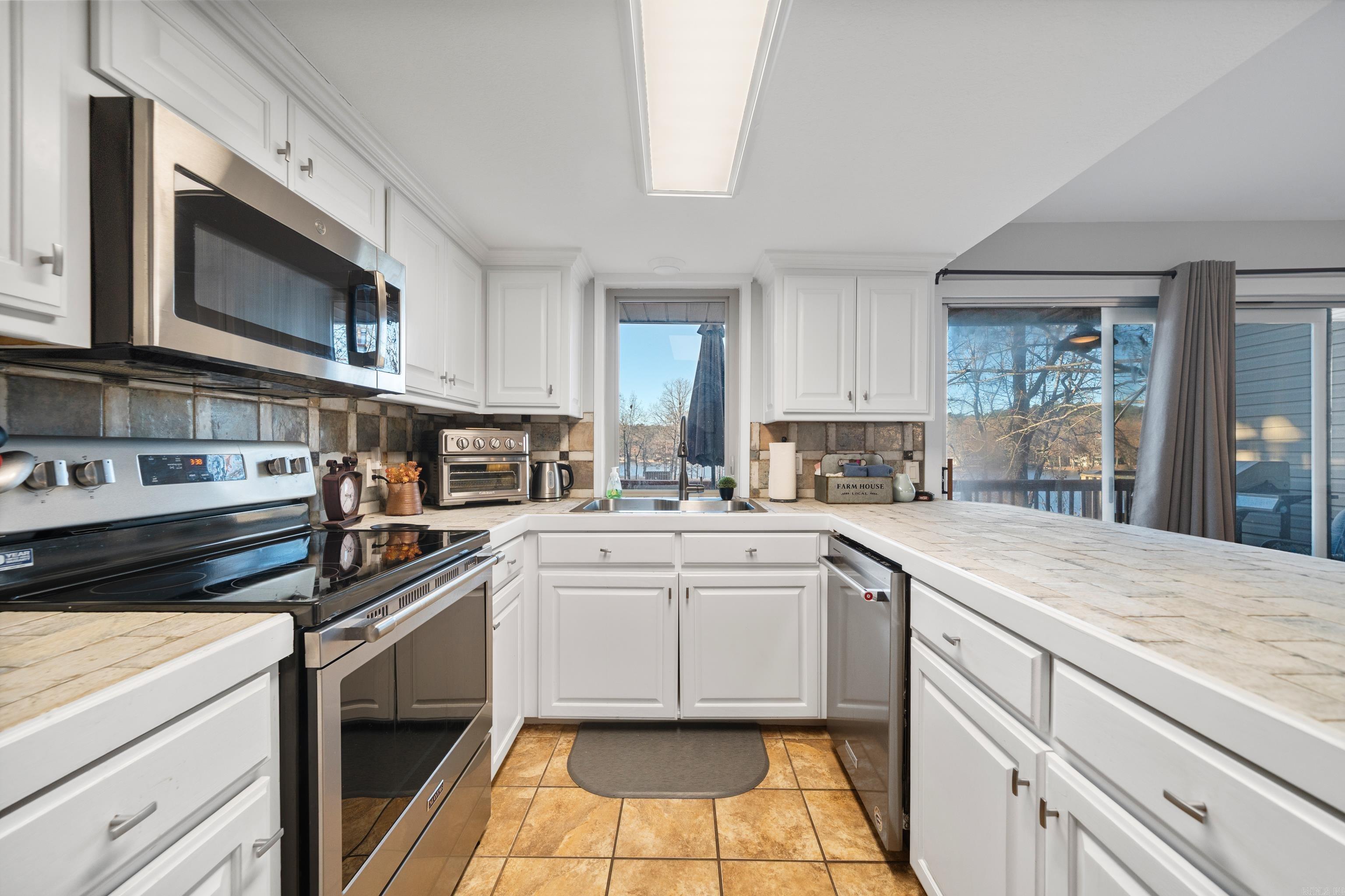 CASTELLON COURTS - Residential