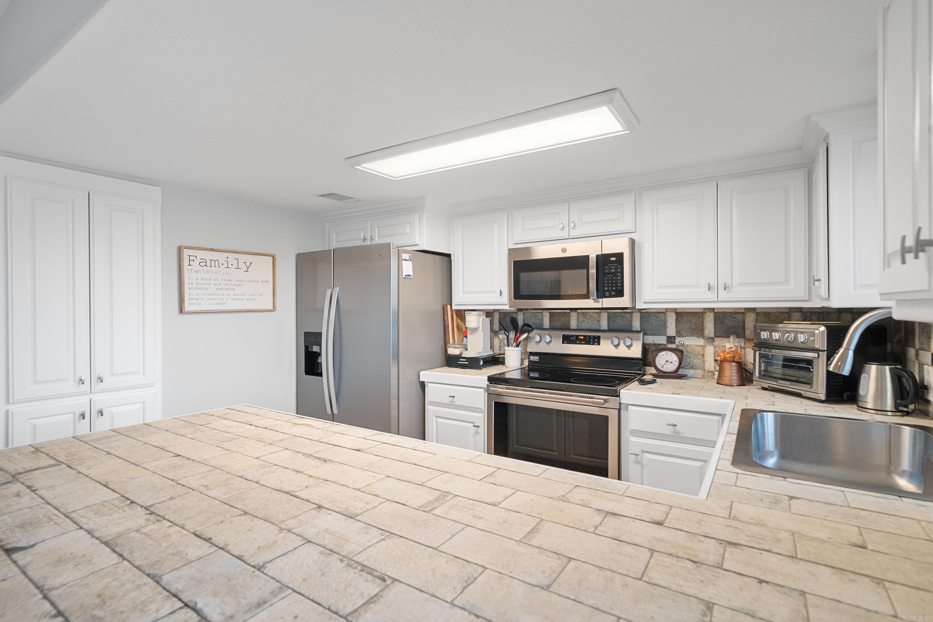 CASTELLON COURTS - Residential