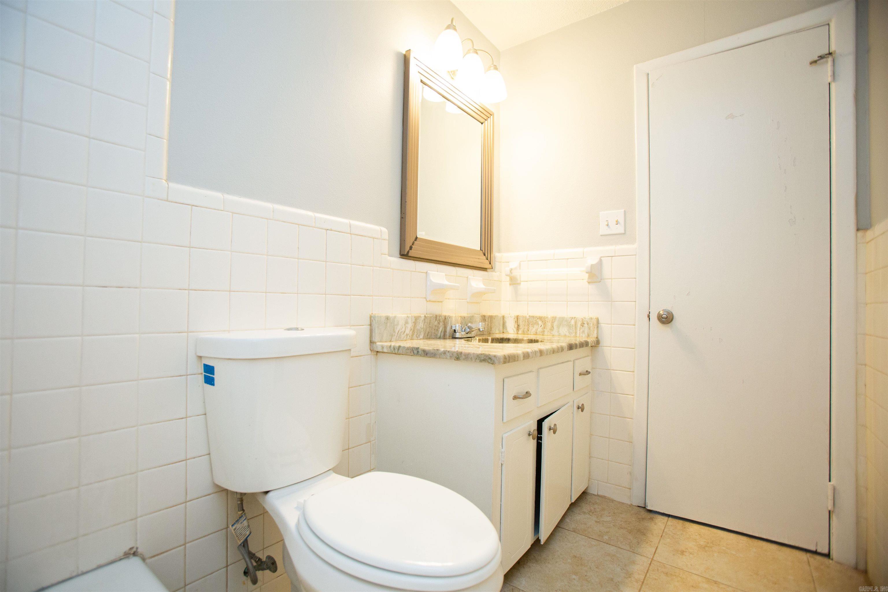 TWIN LAKES - Residential