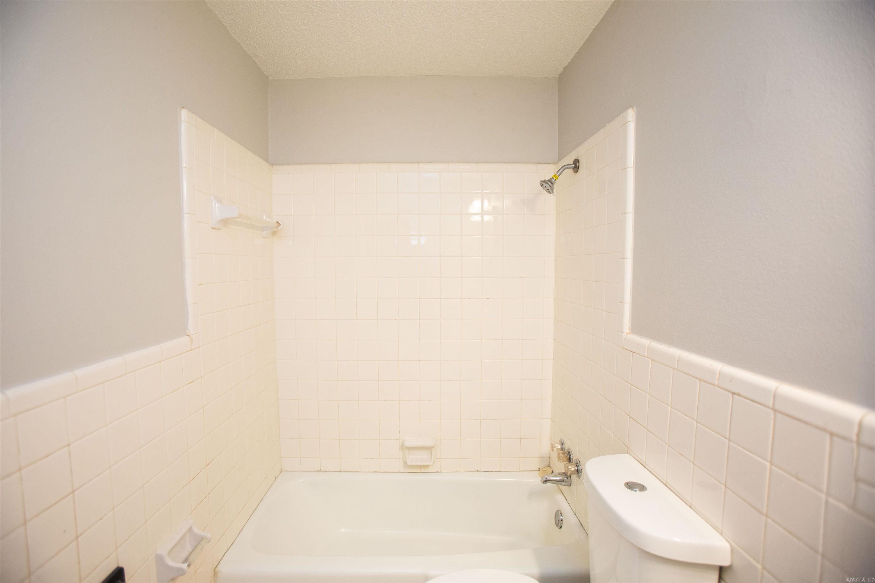 TWIN LAKES - Residential