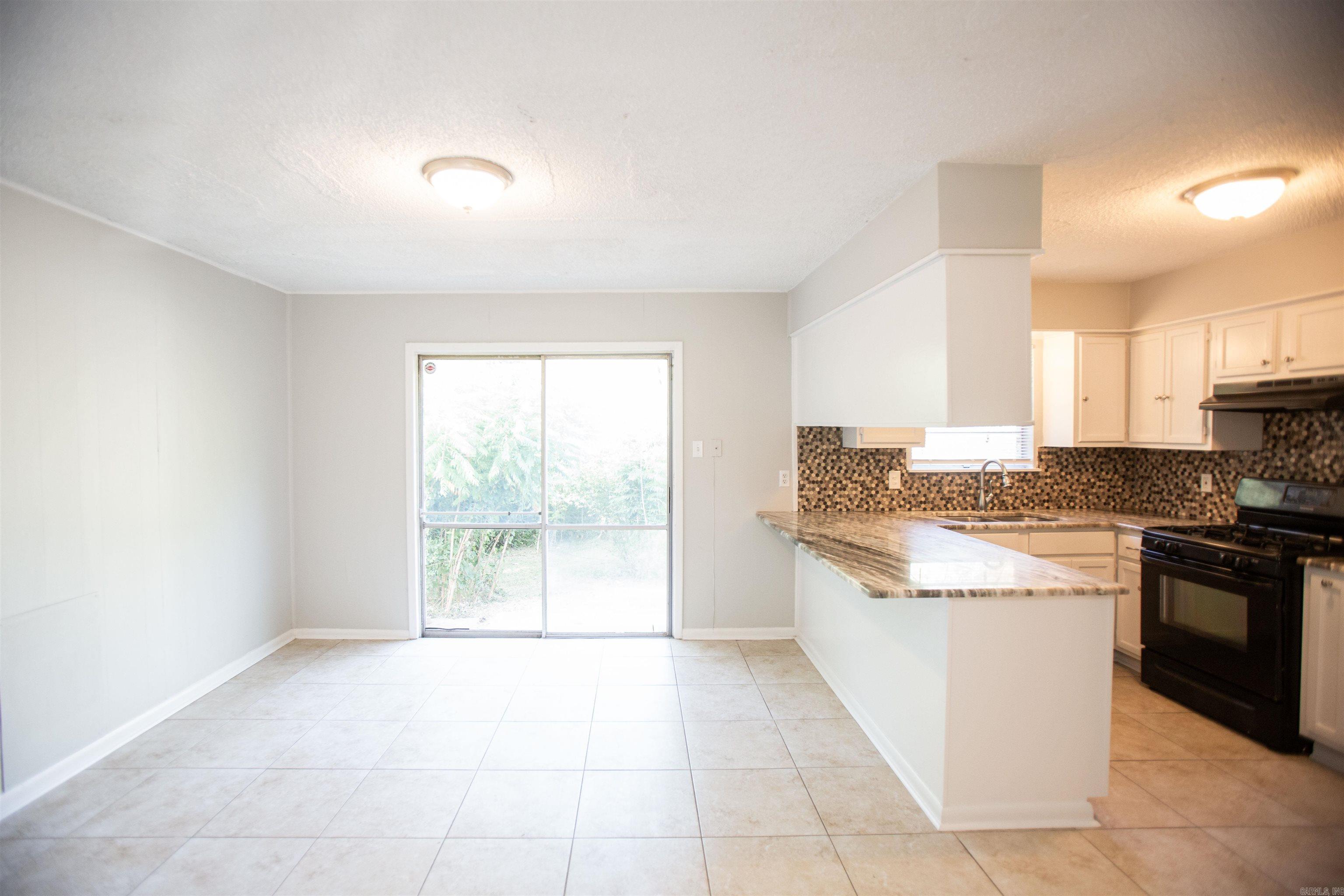 TWIN LAKES - Residential