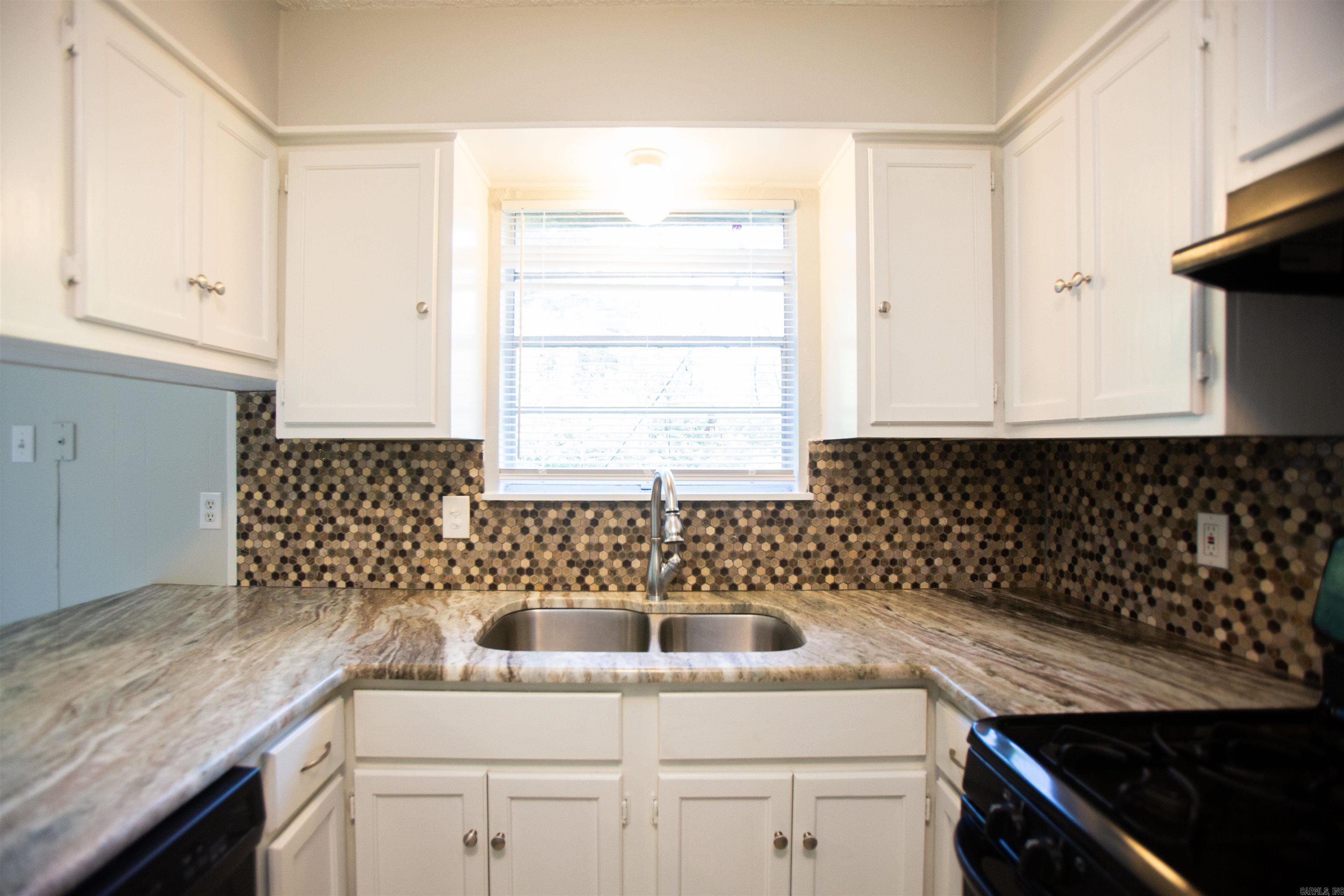 TWIN LAKES - Residential