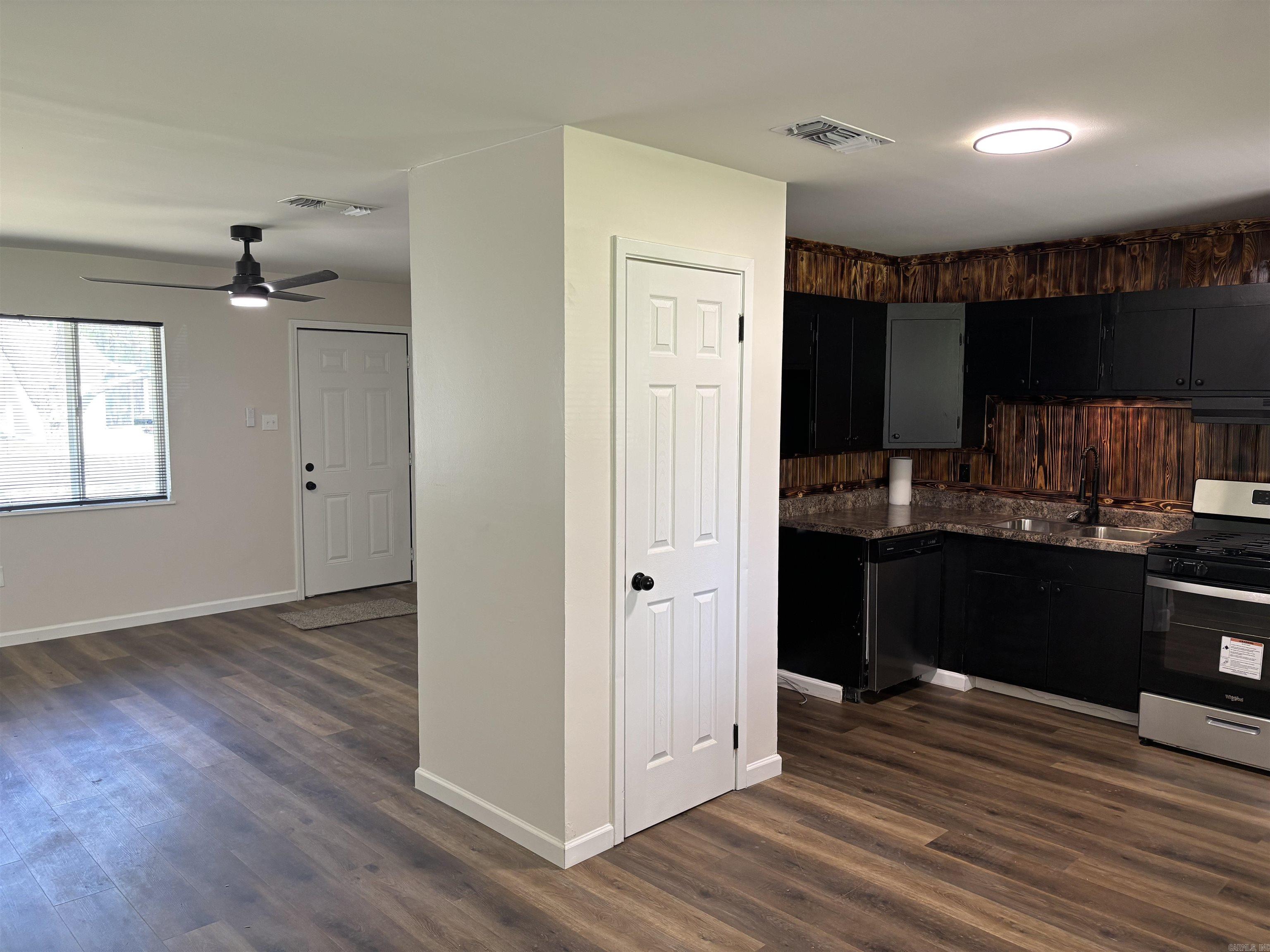 CONWAY MANOR - Residential