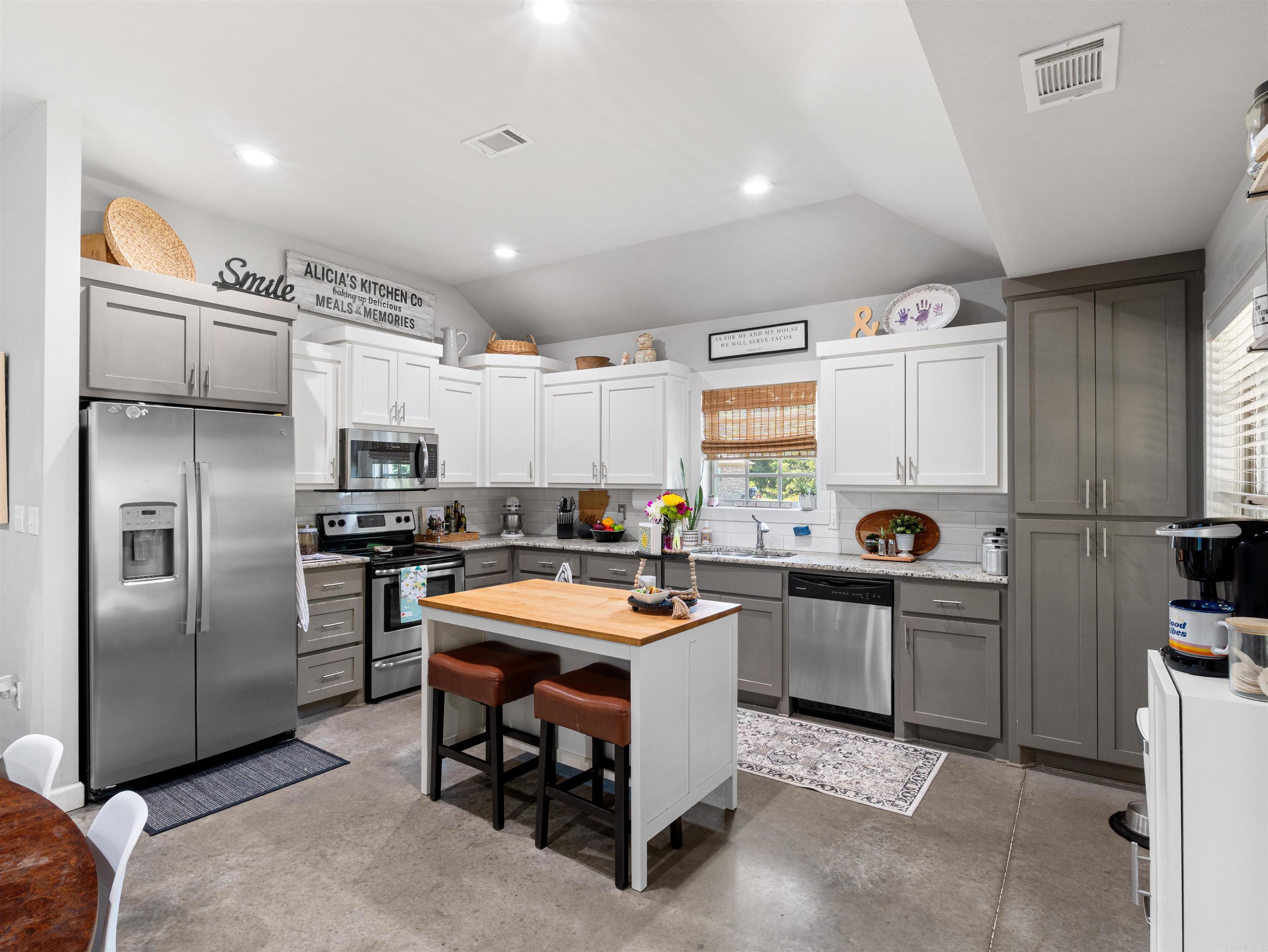 PLEASANT FOREST SUBDIVISION - Residential