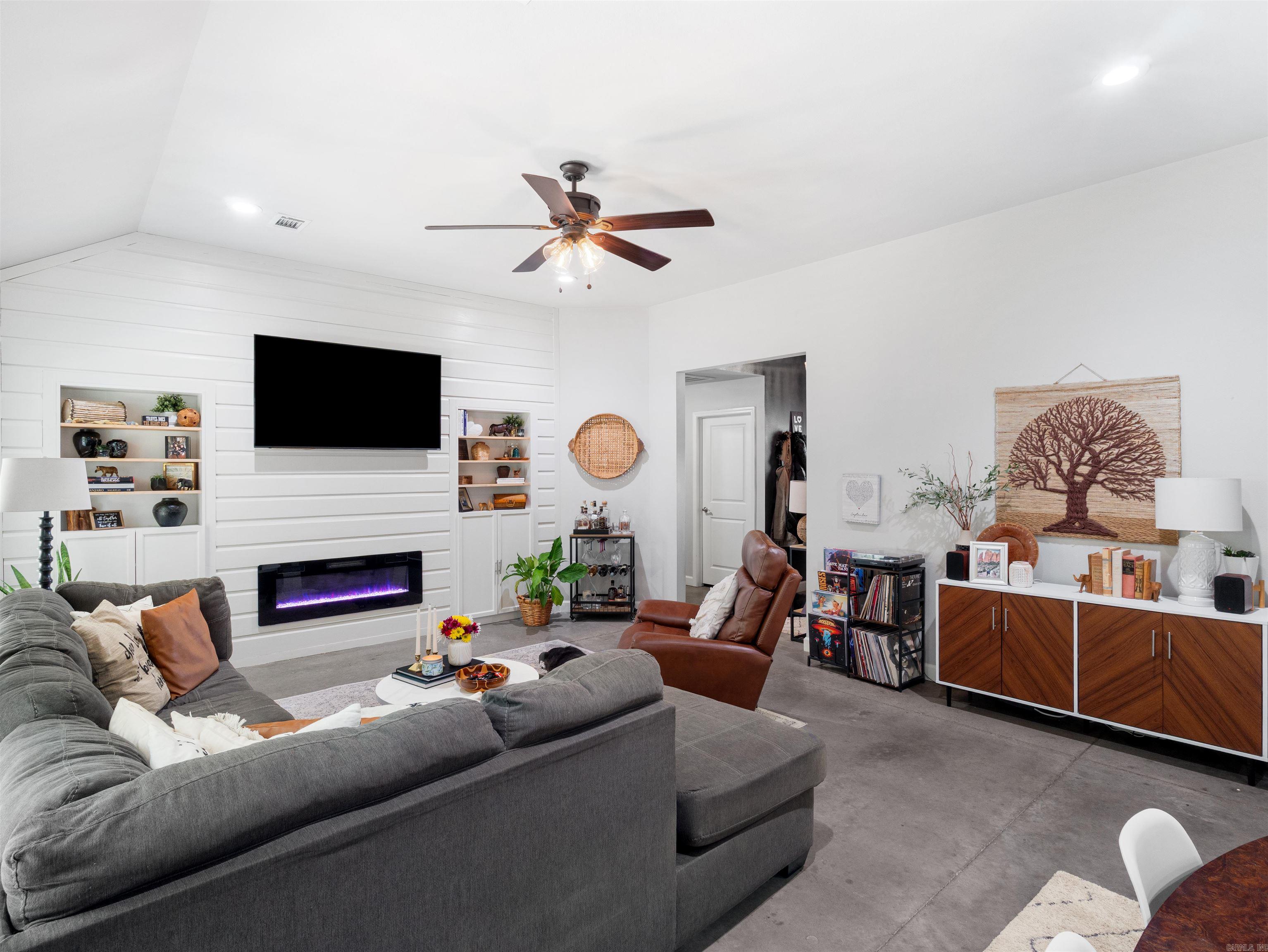 PLEASANT FOREST SUBDIVISION - Residential