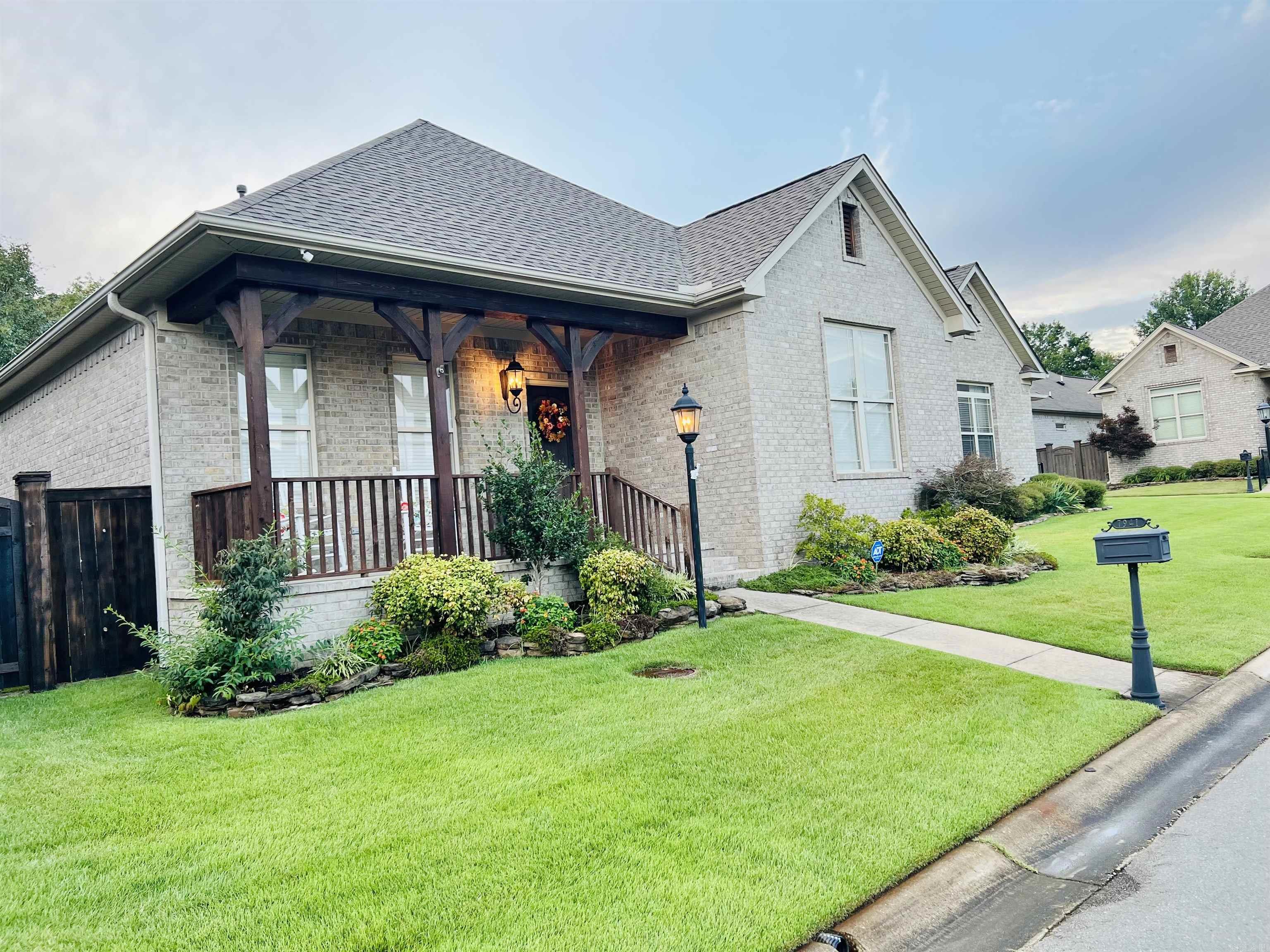 AUSTIN GARDENS PATIO HOMES ADDN - Residential