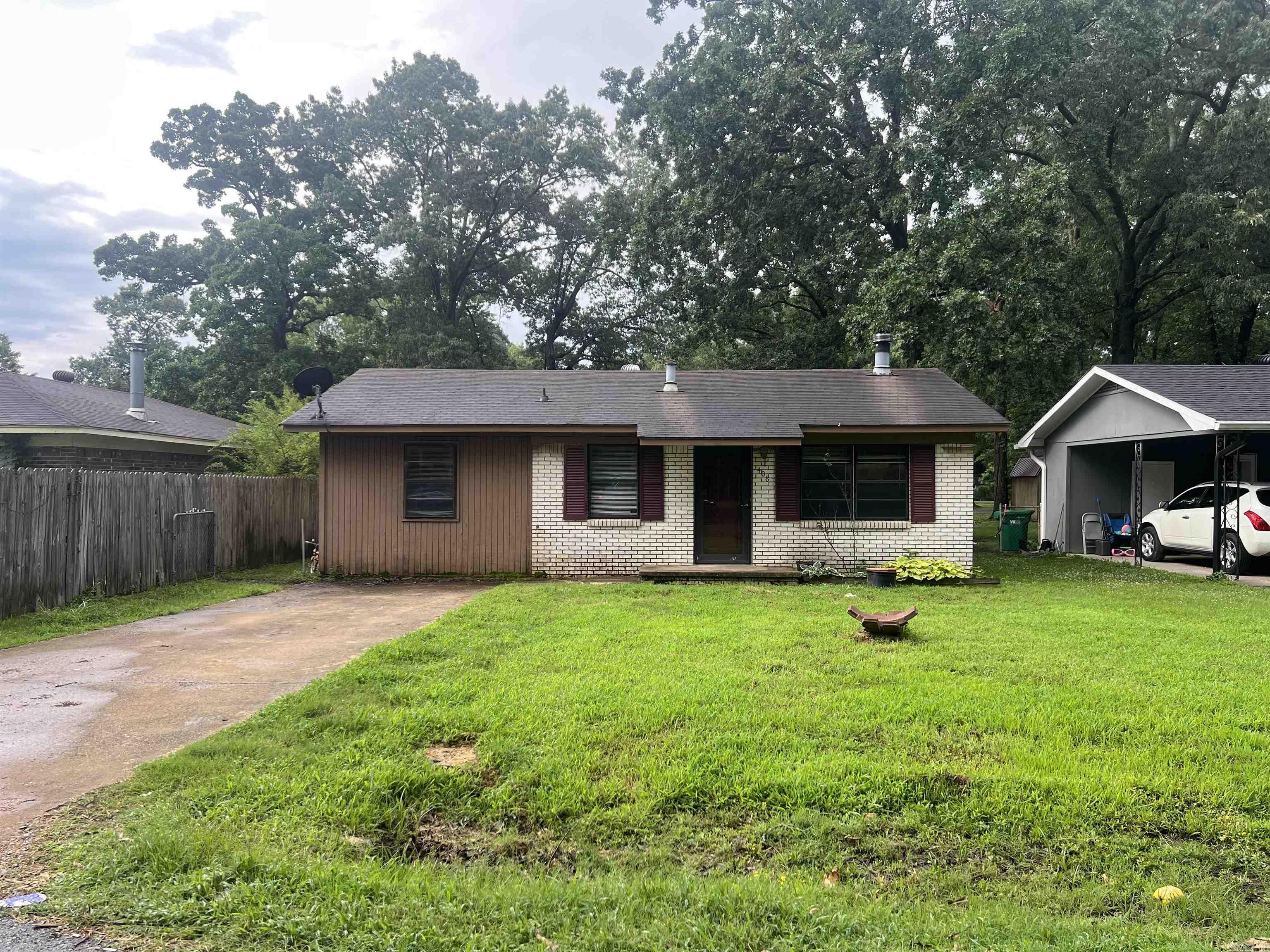 ORIGINAL TOWN-BRYANT - Residential