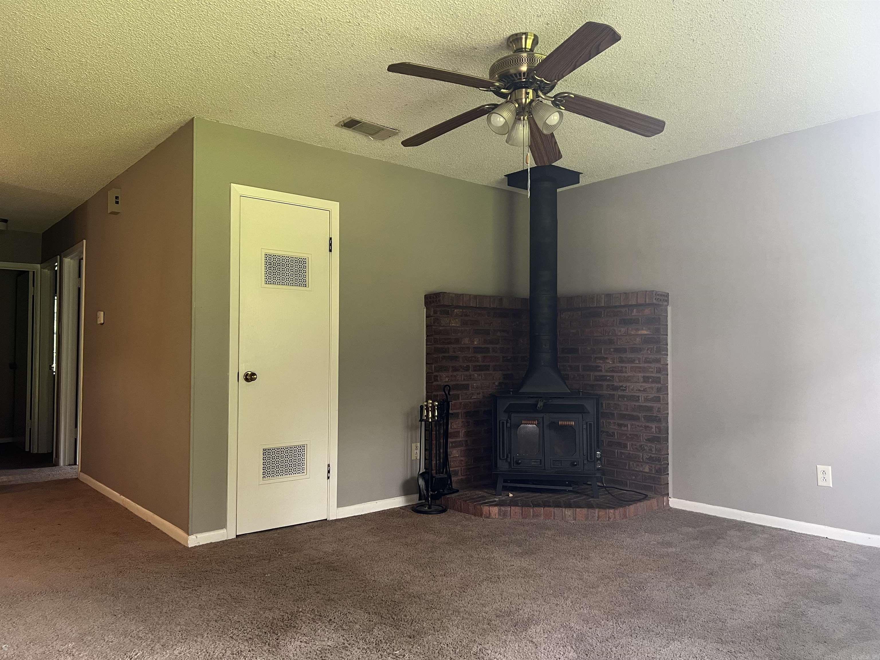 ORIGINAL TOWN-BRYANT - Residential