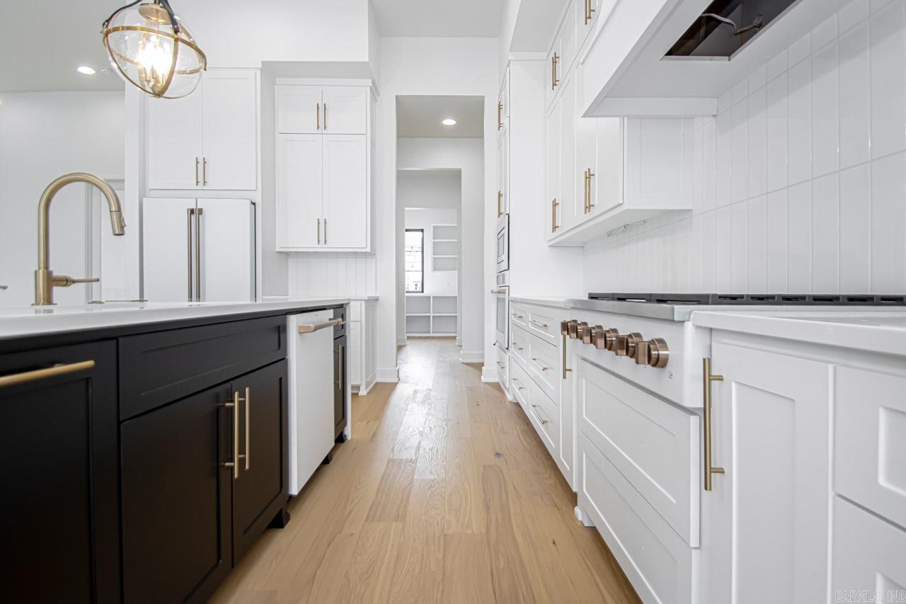 WEST LAKE VILLAGE - Residential
