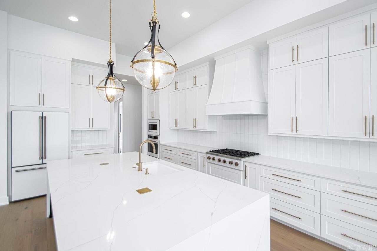 WEST LAKE VILLAGE - Residential