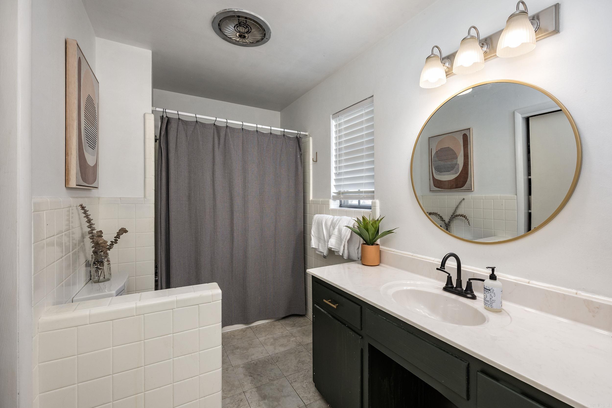 HALL PLAZA - Residential