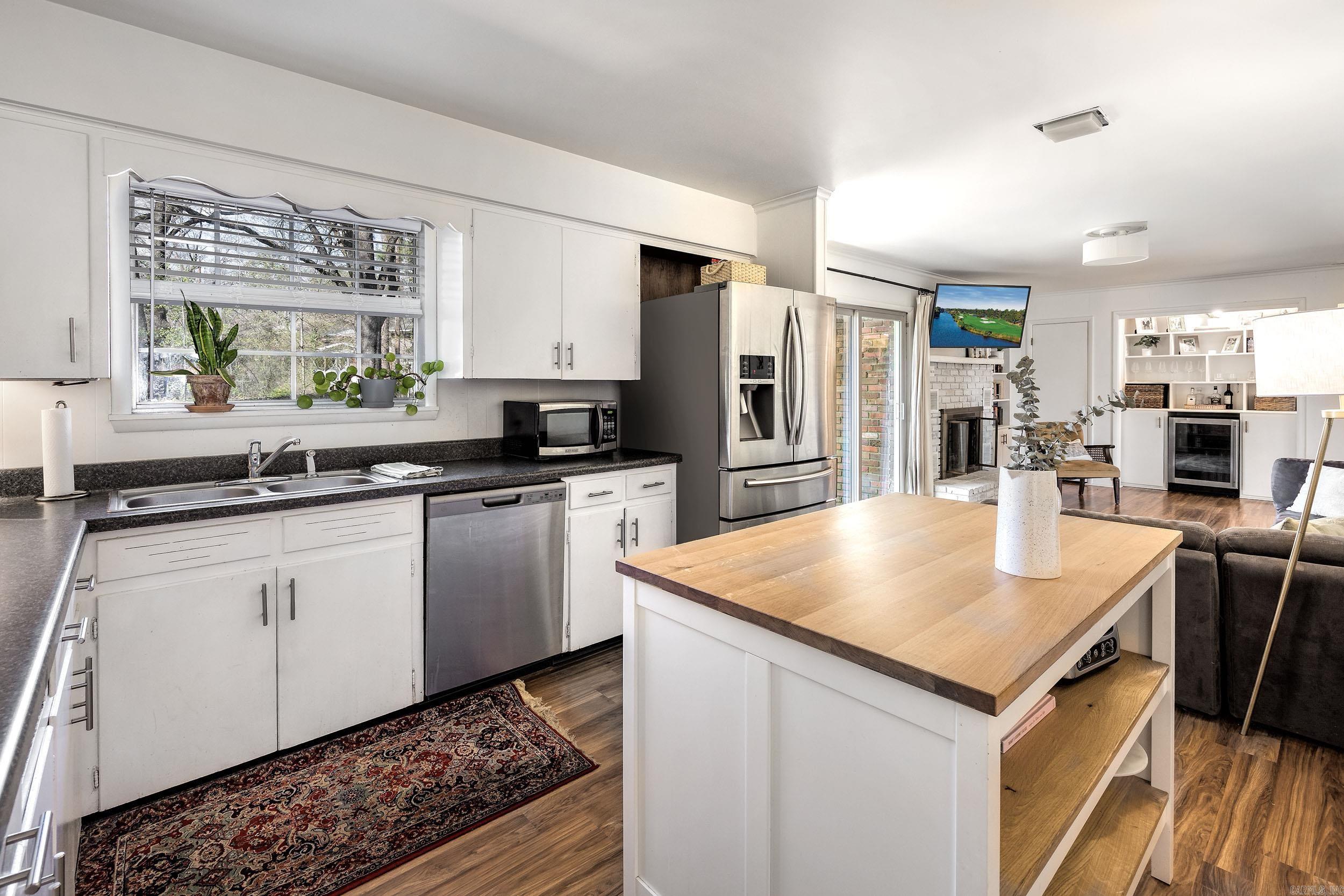 HALL PLAZA - Residential