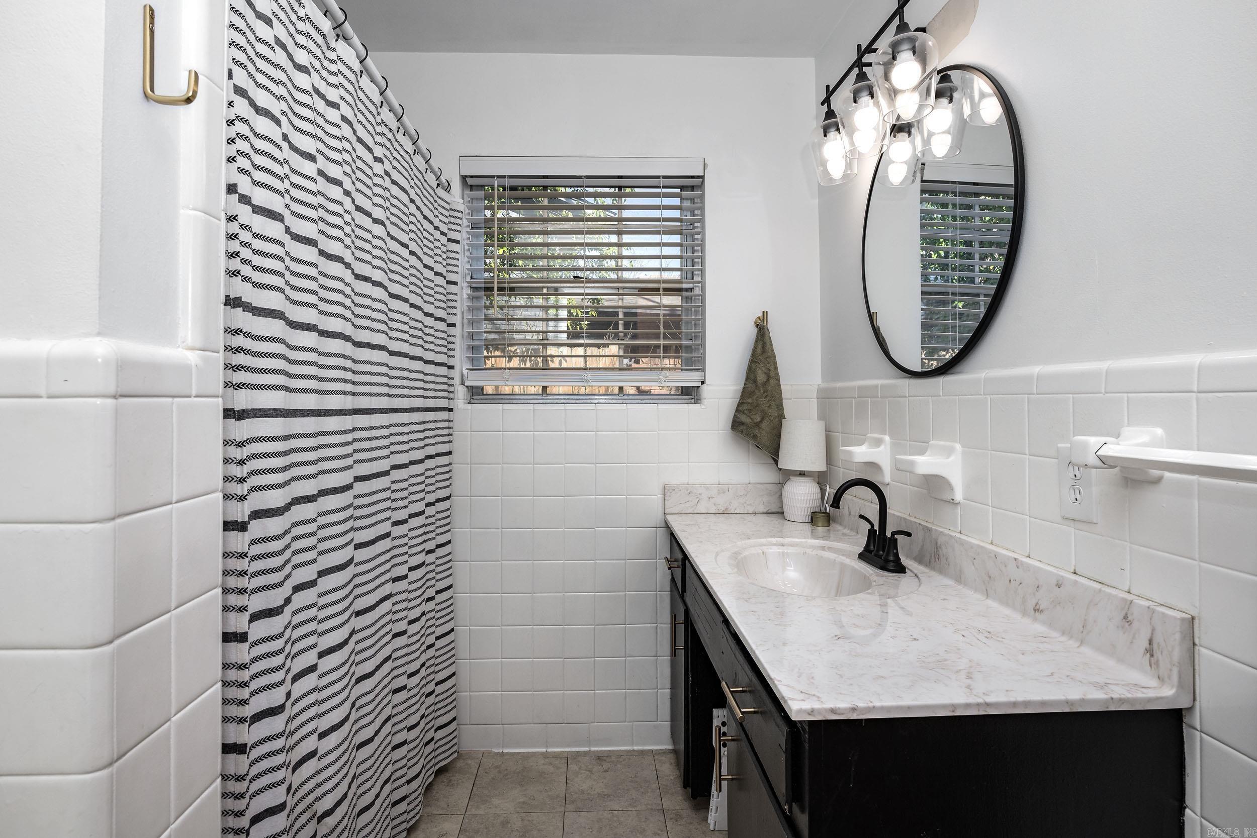 HALL PLAZA - Residential