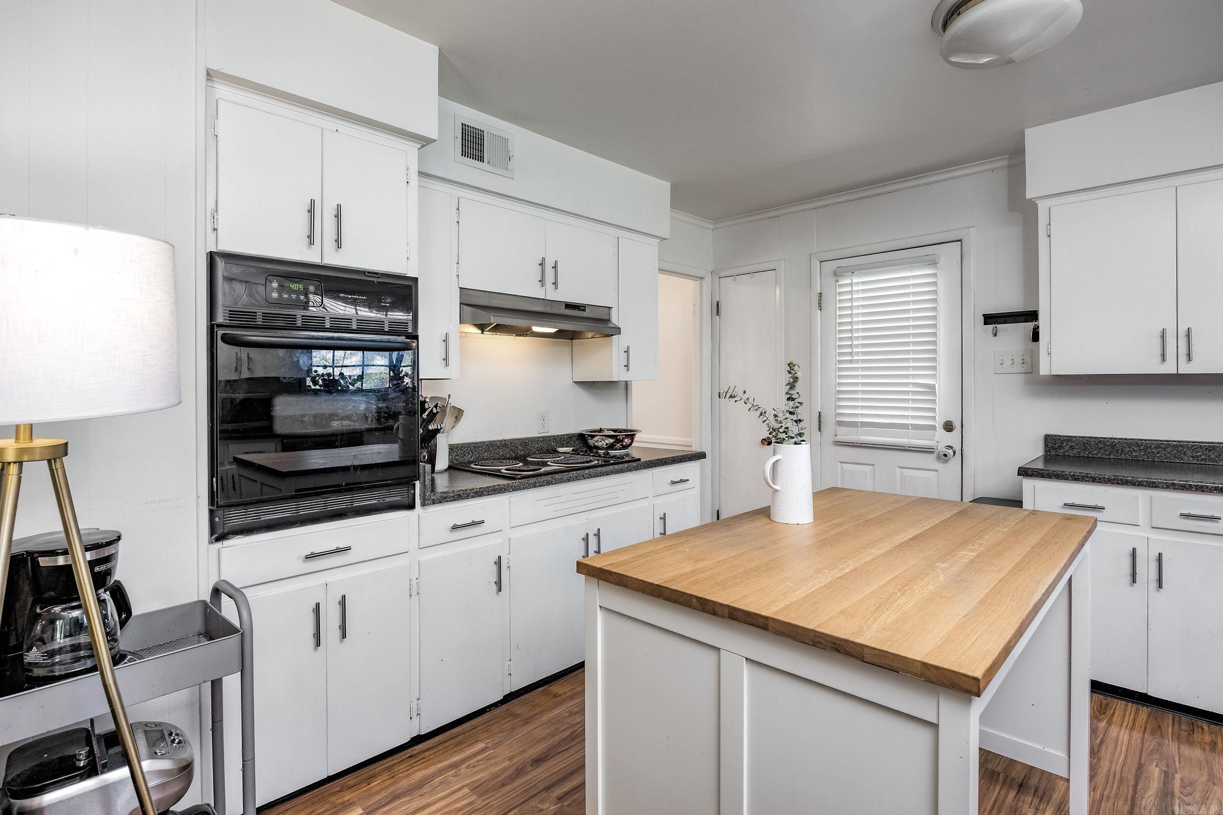 HALL PLAZA - Residential