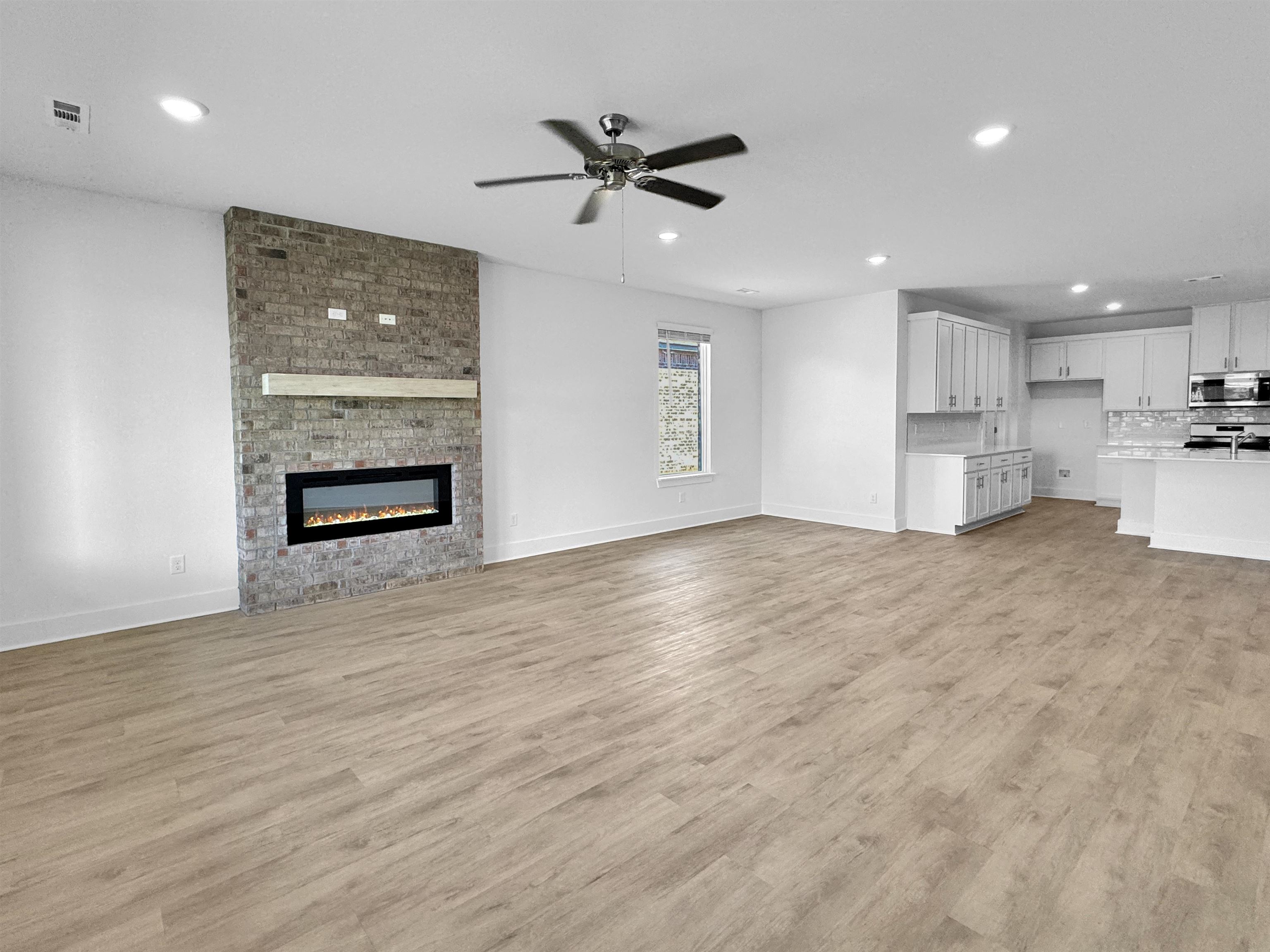 THE RESERVE AT COUNTRY CLUB PHAS - Residential