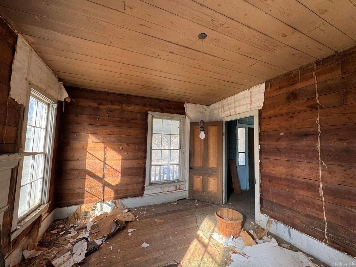 Metes & Bounds - Residential