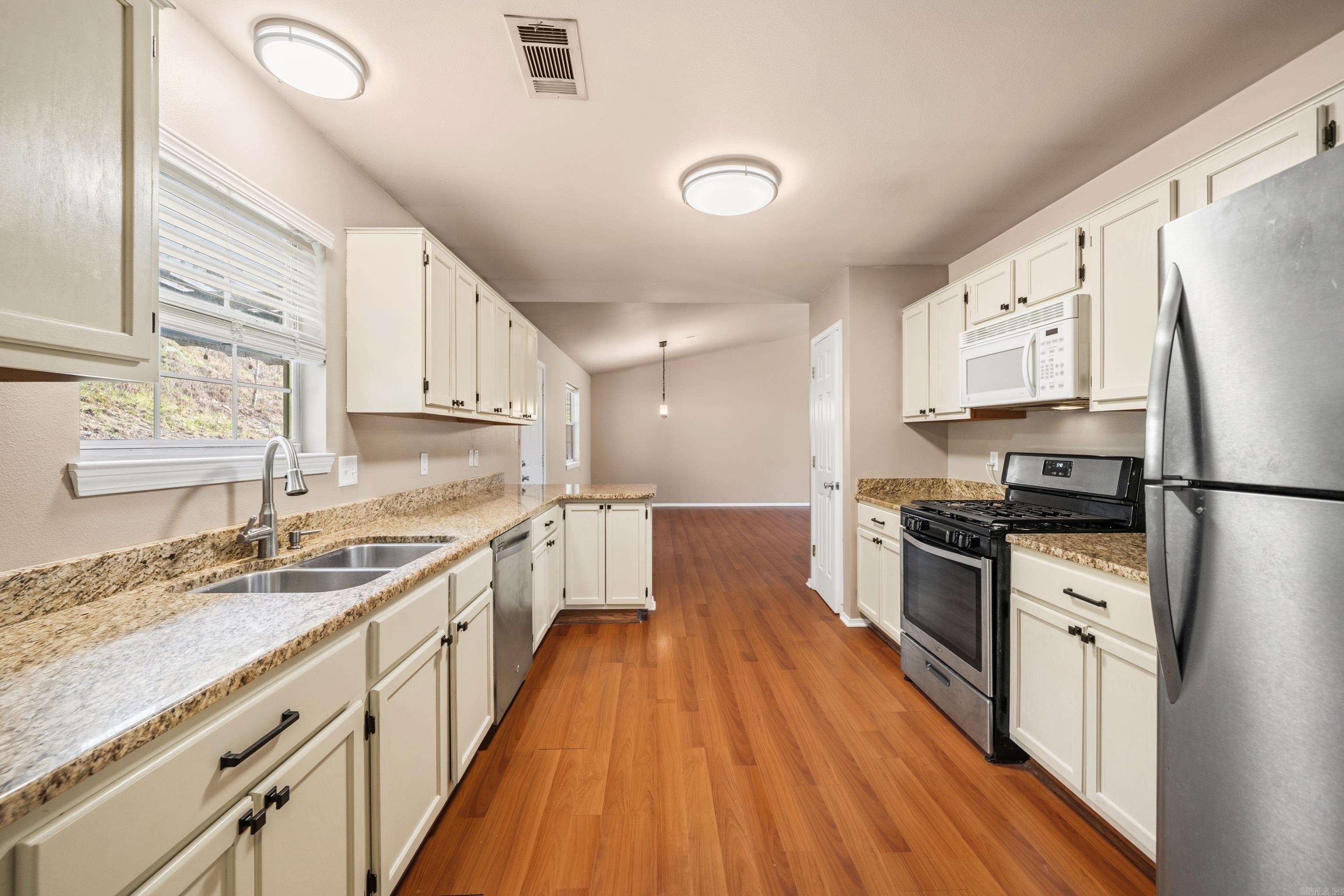 PINE MEADOWS - Residential