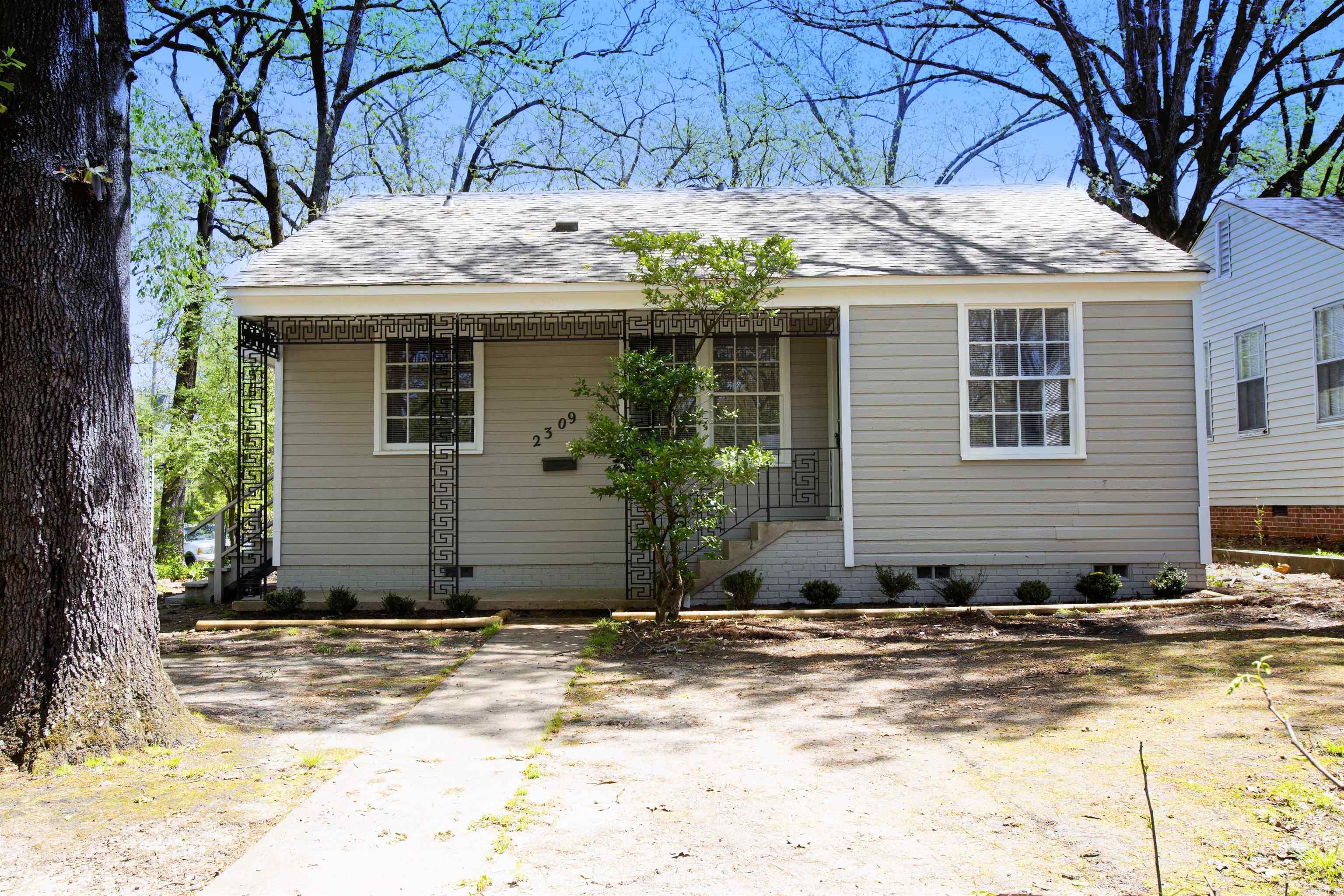 Super cute 2BD/1BA conveniently close to UALR that is waiting for you to call home. Granite countertops in the kitchen. Plenty of space in the backyard. This property is managed by Hoffman Team so beware of scammers - we will never ask you to Cashapp us money. The lease for this property is for 18 months to 2 years with a 3% increase after the first year. Income must be 3x the amount of rent. Deposit, first month’s rent, and the $50 administration fee due before move in. This property does not accept section 8.