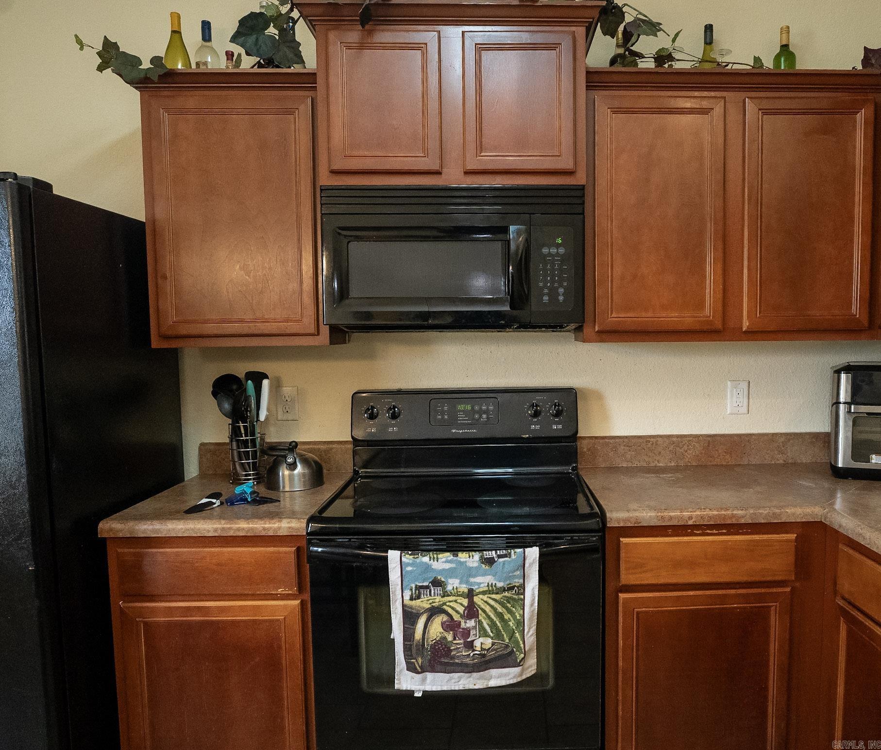 PARKWAY MEADOWS - Residential